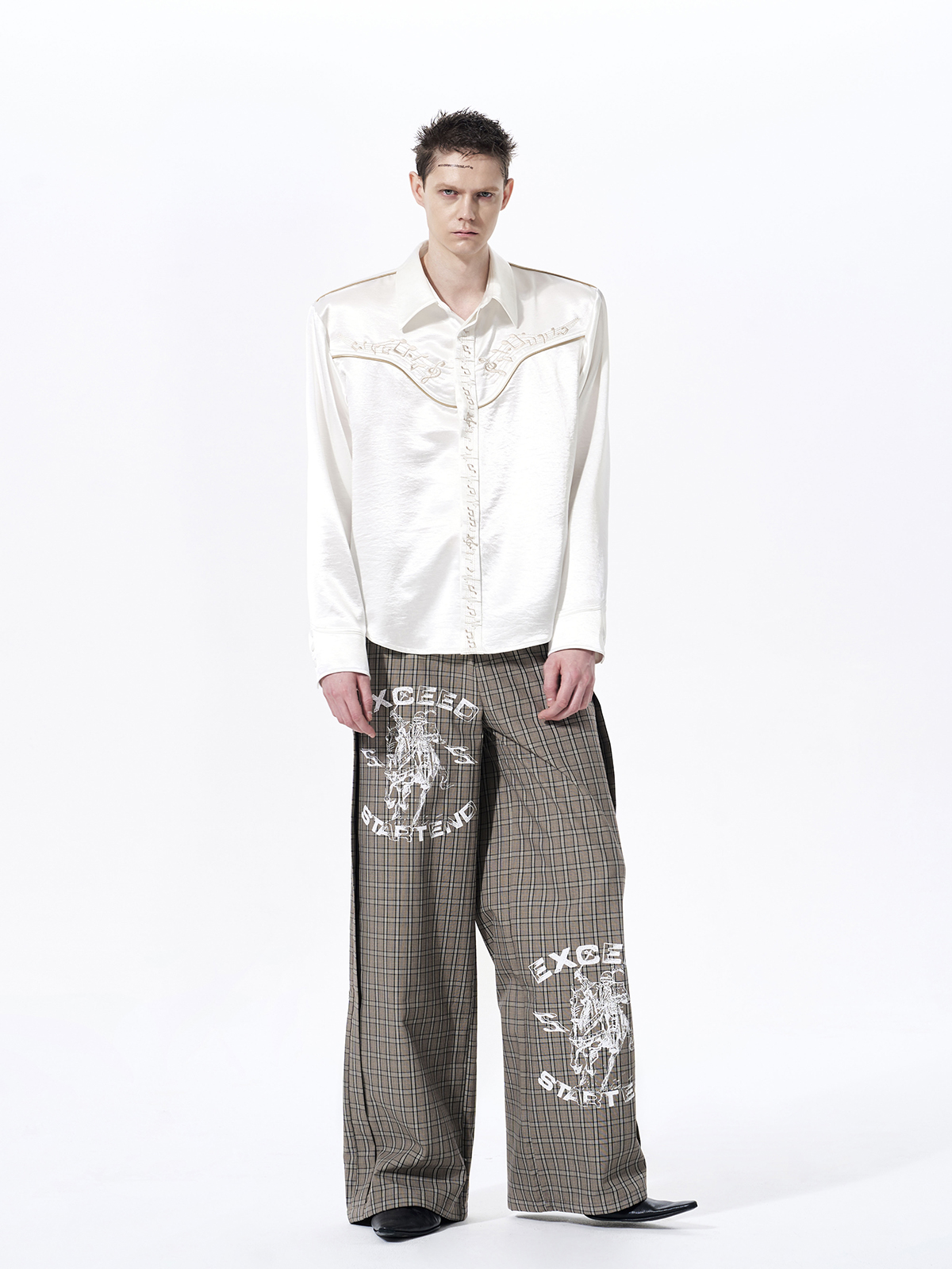 MUSICAL NOTE EMBROIDERED DRAPE SATIN SHIRT-WHITE