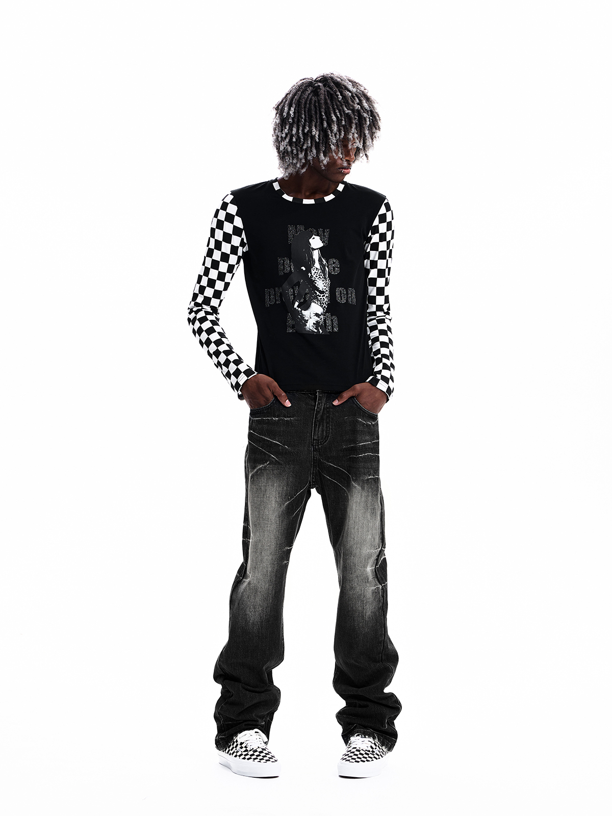 CHECKERBOARD PORTRAIT LONG SLEEVE TEE