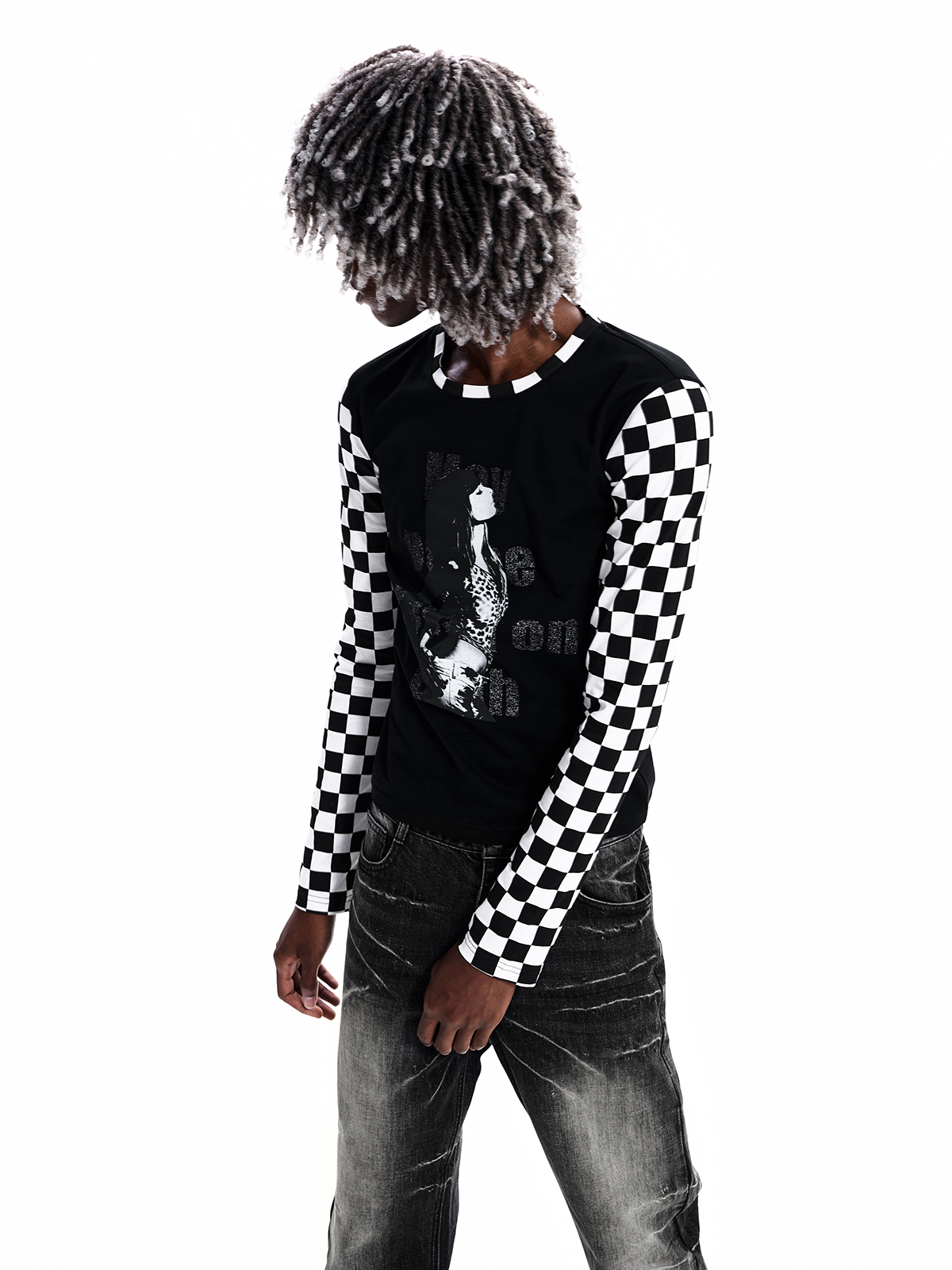 CHECKERBOARD PORTRAIT LONG SLEEVE TEE