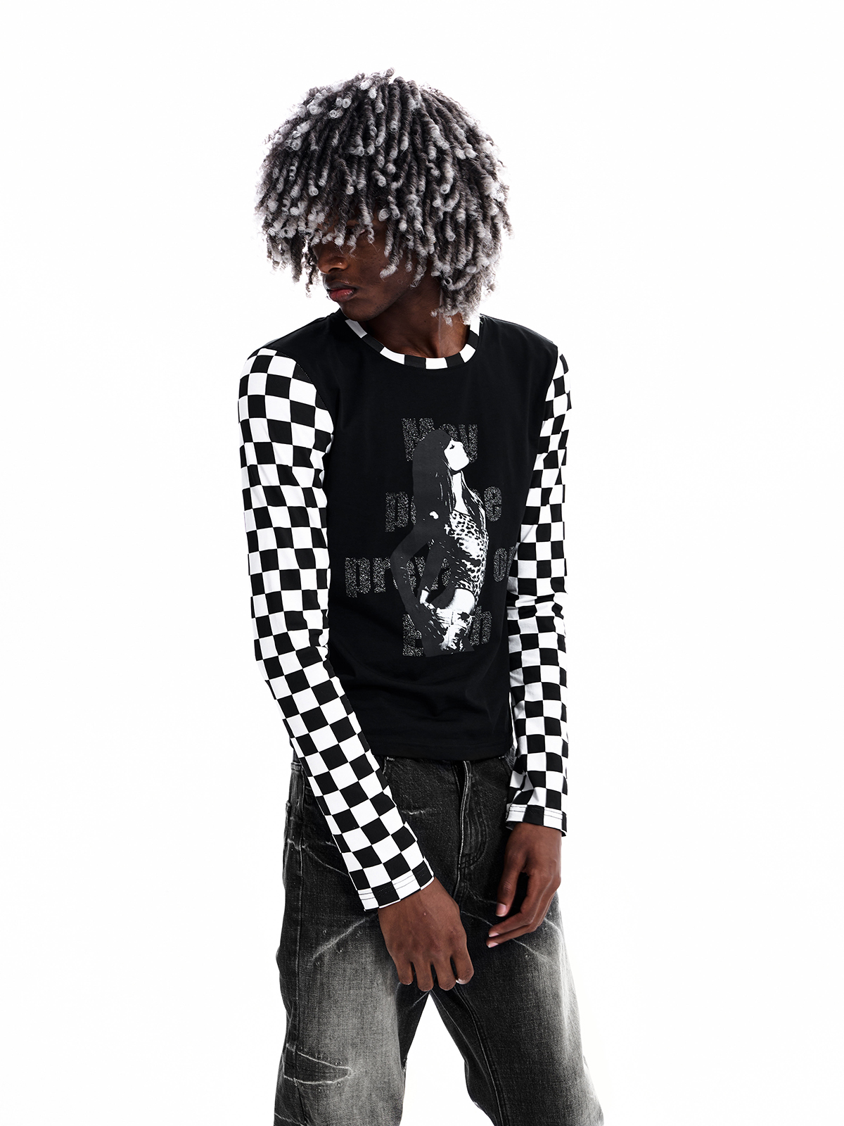 CHECKERBOARD PORTRAIT LONG SLEEVE TEE