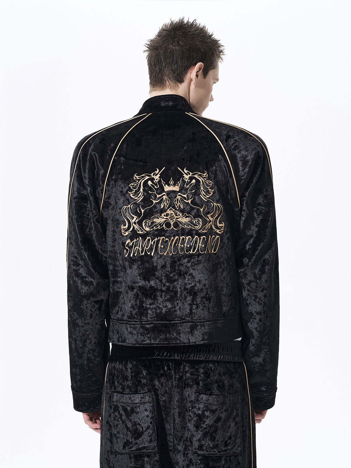 CRUSHED VELVET EMBROIDERED TRACKSUIT SET-BLACK