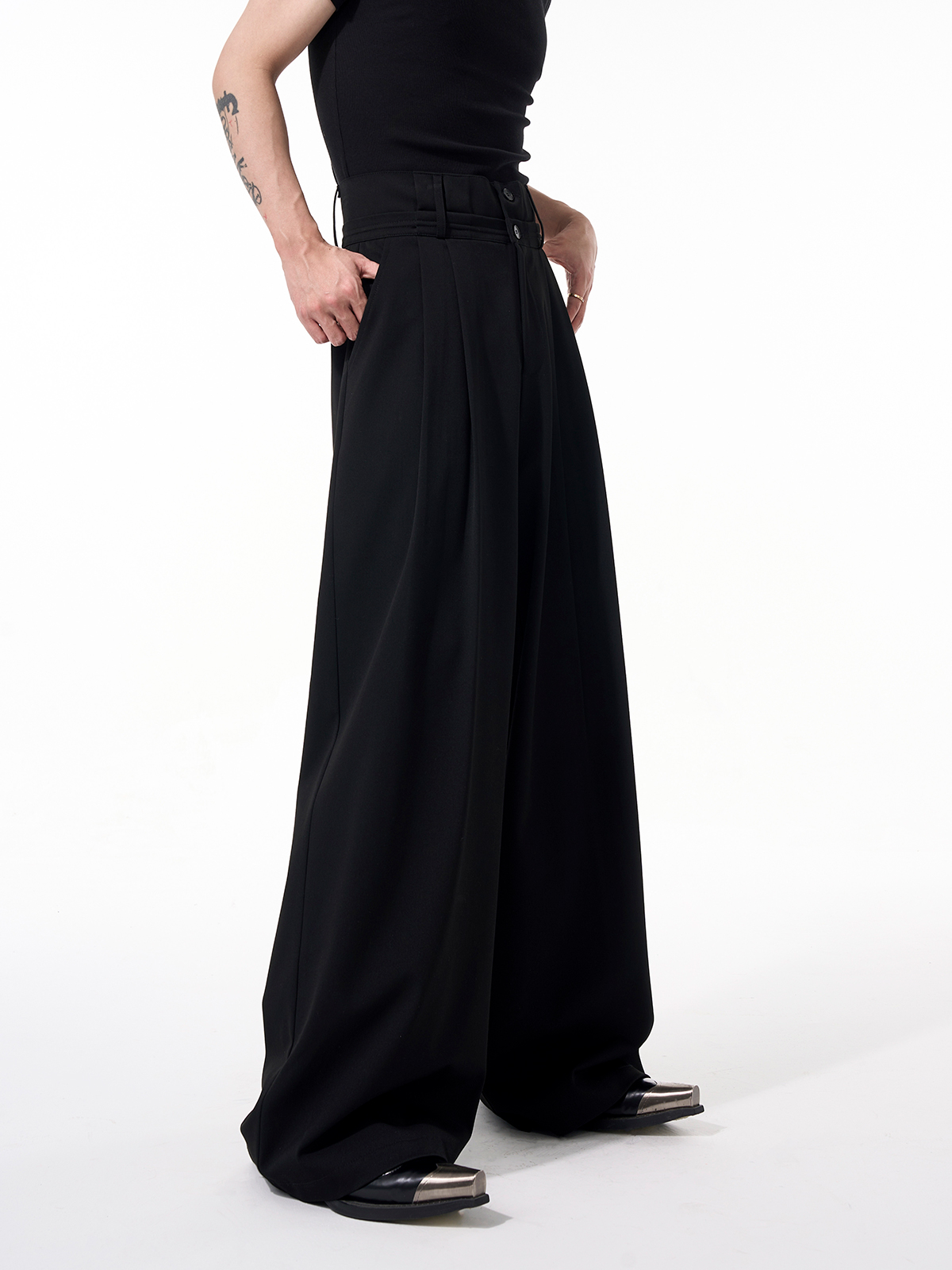 DOUBLE BUTTON PLEATED WIDE LEG TROUSERS-START EXCEED END