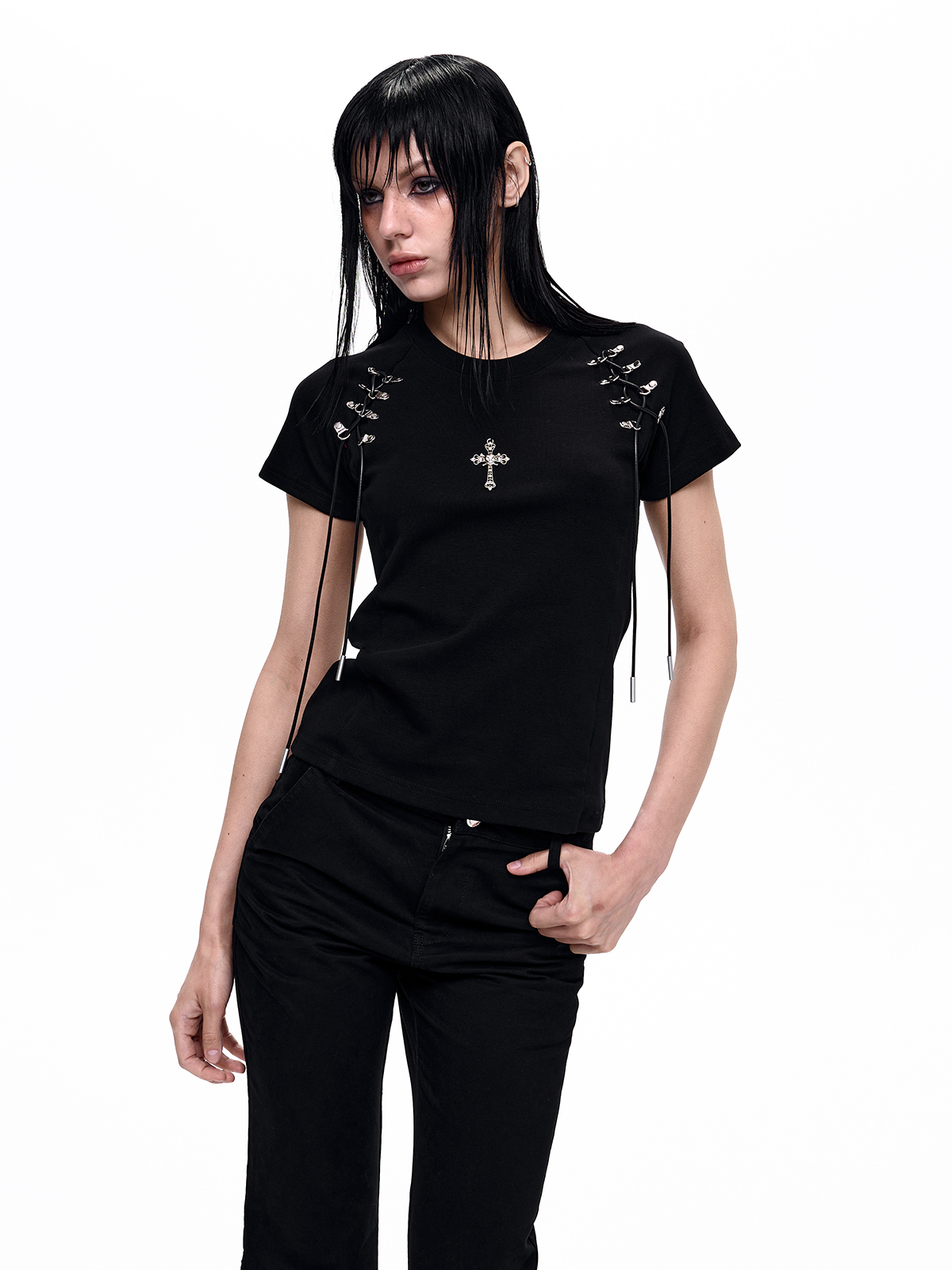 CROSS LACE-UP BUCKLE FITTED TEE