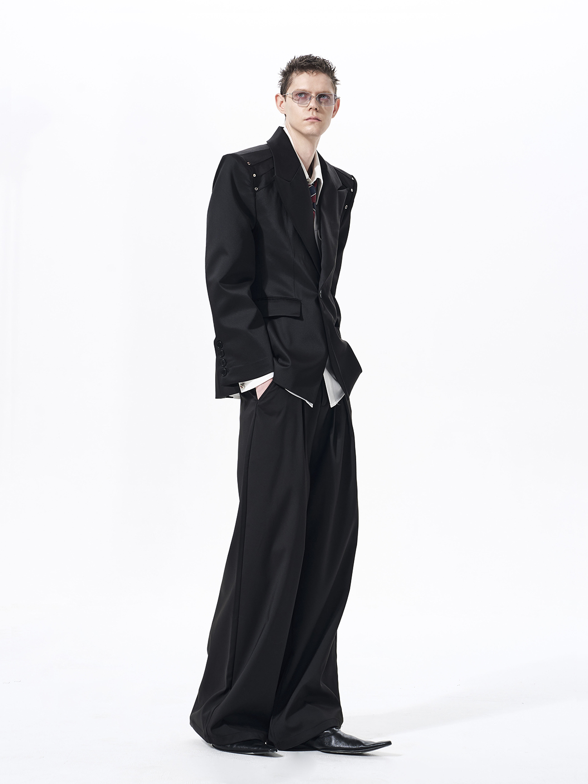 STRUCTURED CINCHED WAIST STUDDED SUIT SET-BLACK