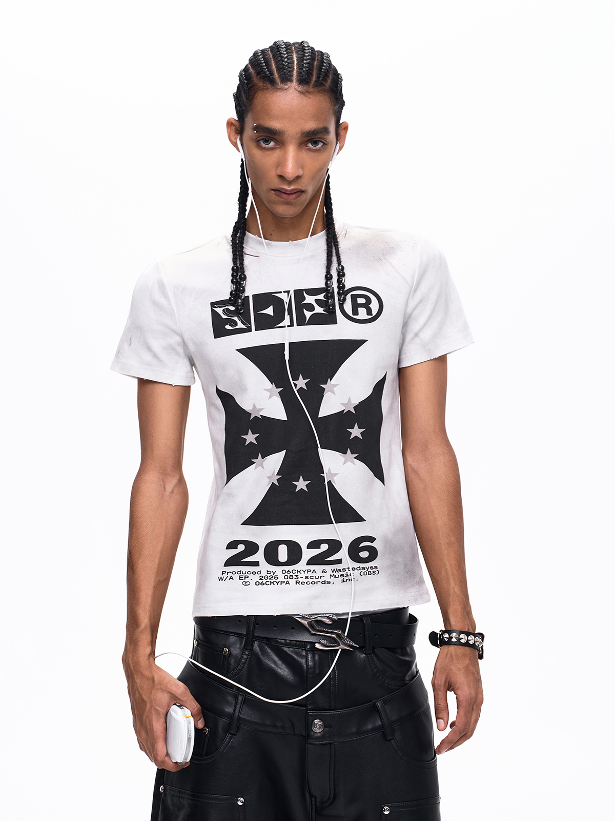 IRON CROSS DIRTY WASH GRAPHIC TEE-WHITE