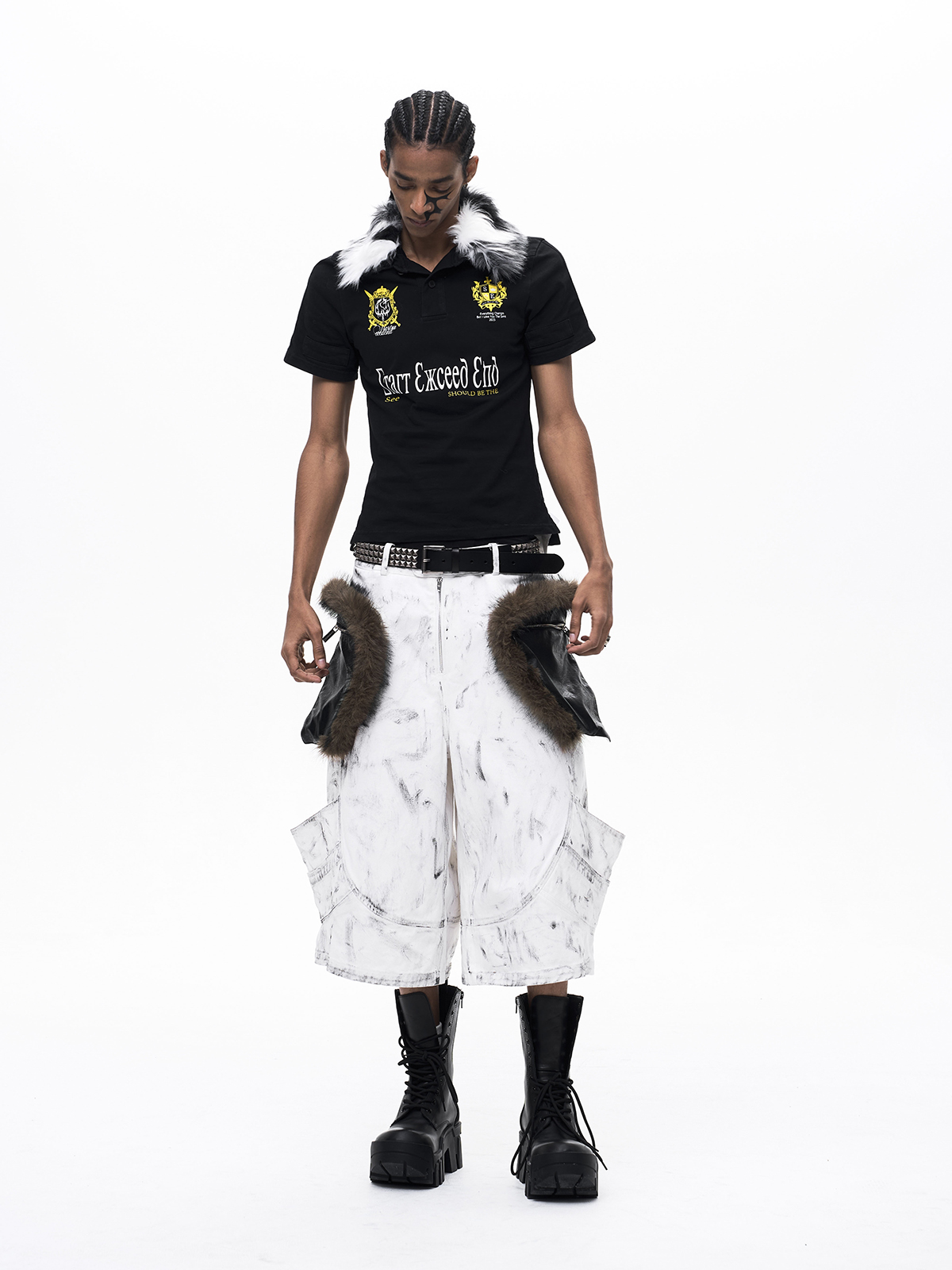 MUD WASH DISTRESSED FUR COLLAR T-SHIRT-WASHED BLACK