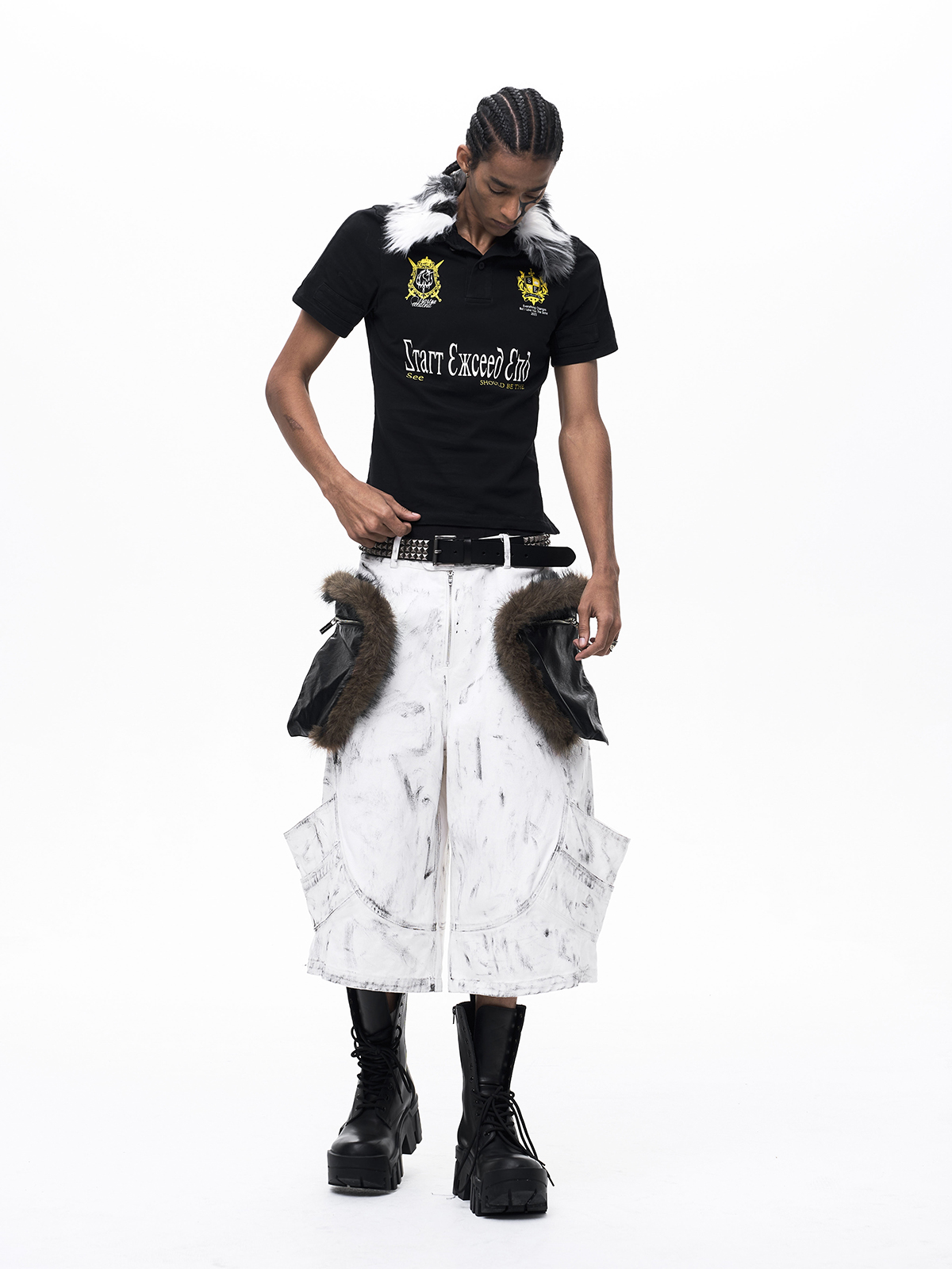 MUD WASH DISTRESSED FUR COLLAR T-SHIRT-WASHED BLACK