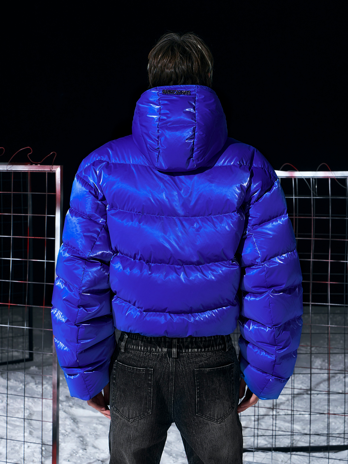 ELECTRIC BLUE HIGH-GLOSS CROPPED HOODED PUFFER