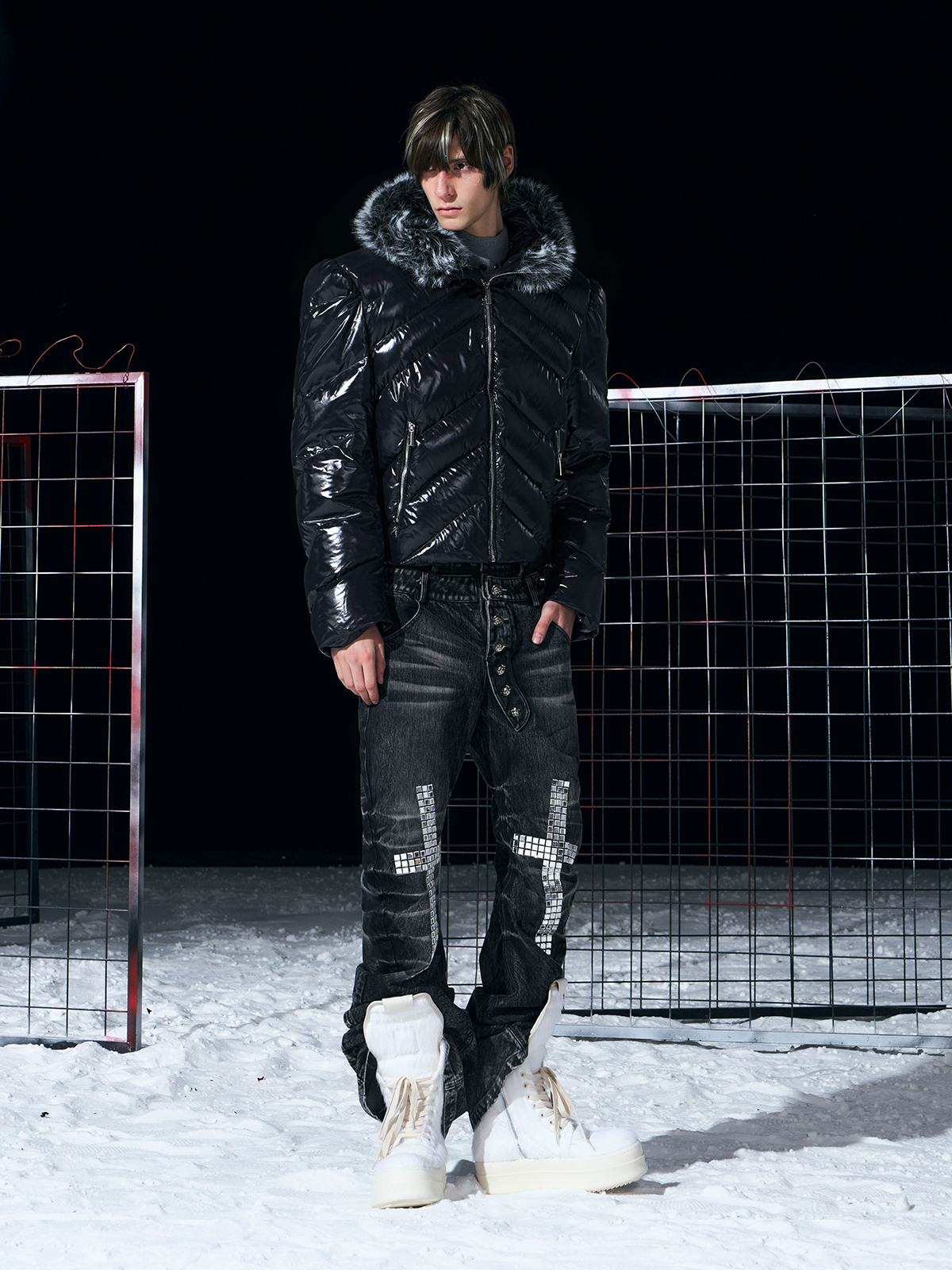 GLOSSY BLACK CHEVRON PUFFER WITH FAUX FUR HOOD