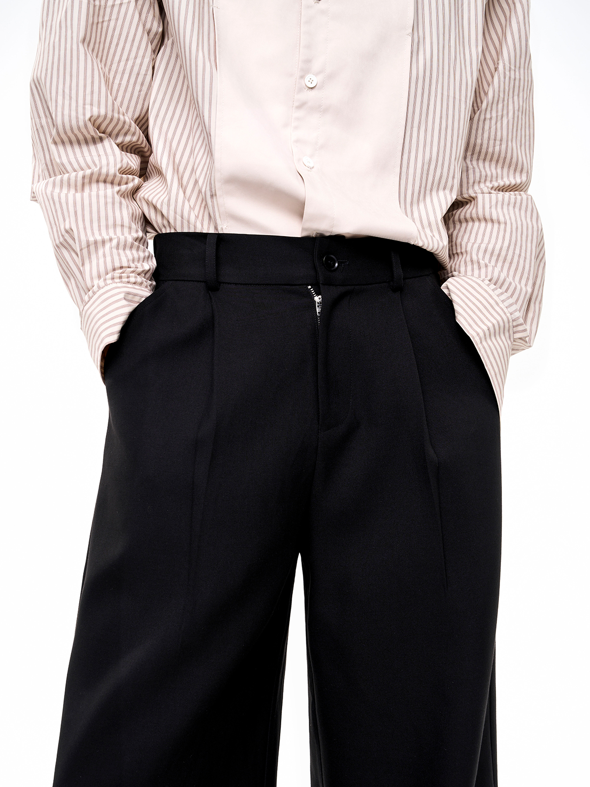 SCULPTED BROOCH-EMBELLISHED SUIT SET-BLACK