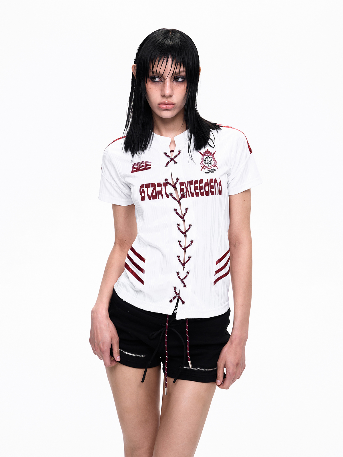 LACE-UP CREST GRAPHIC TEE