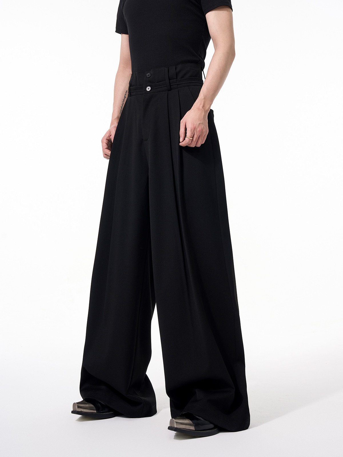 DOUBLE BUTTON PLEATED WIDE LEG TROUSERS-START EXCEED END