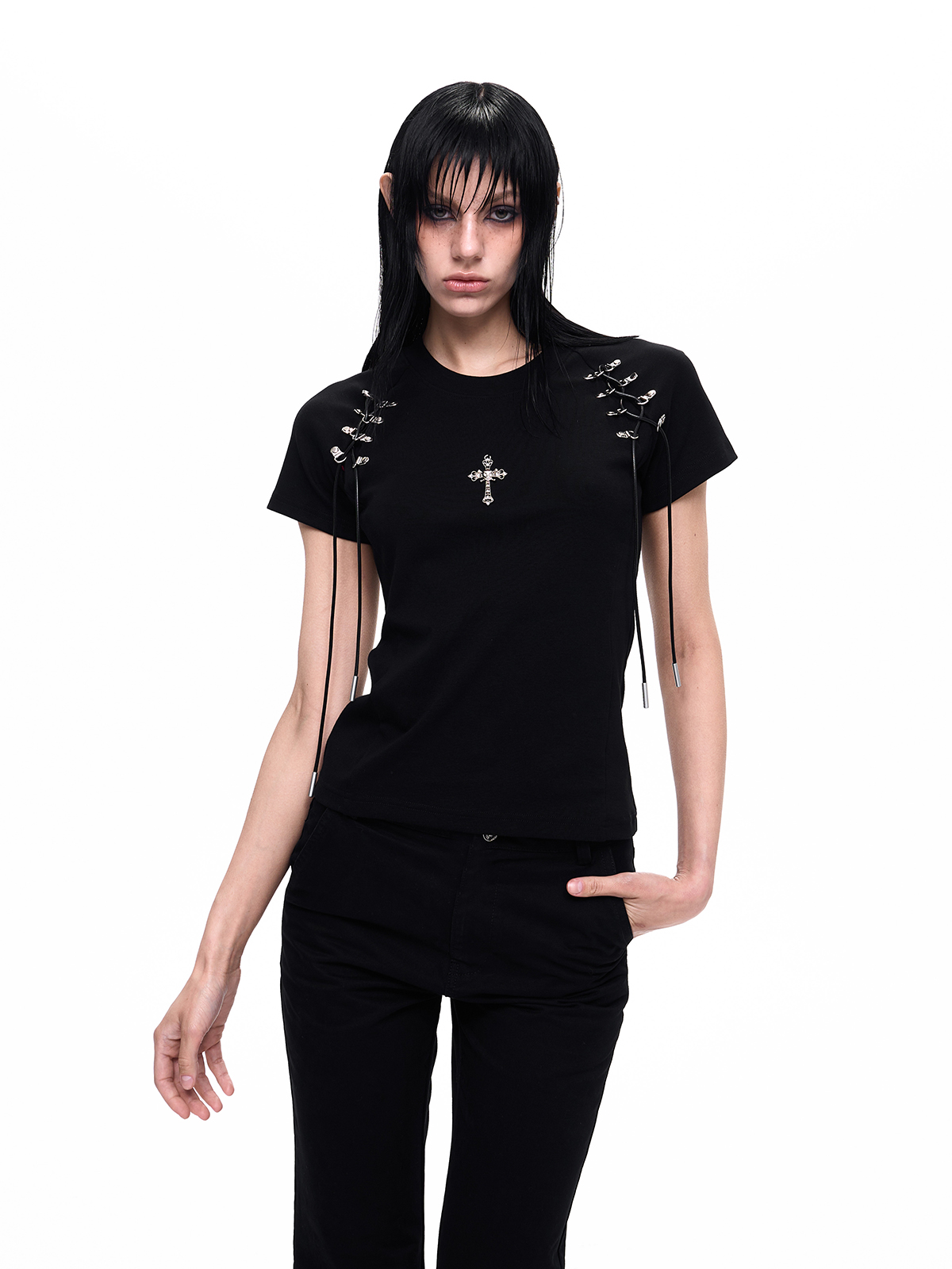CROSS LACE-UP BUCKLE FITTED TEE