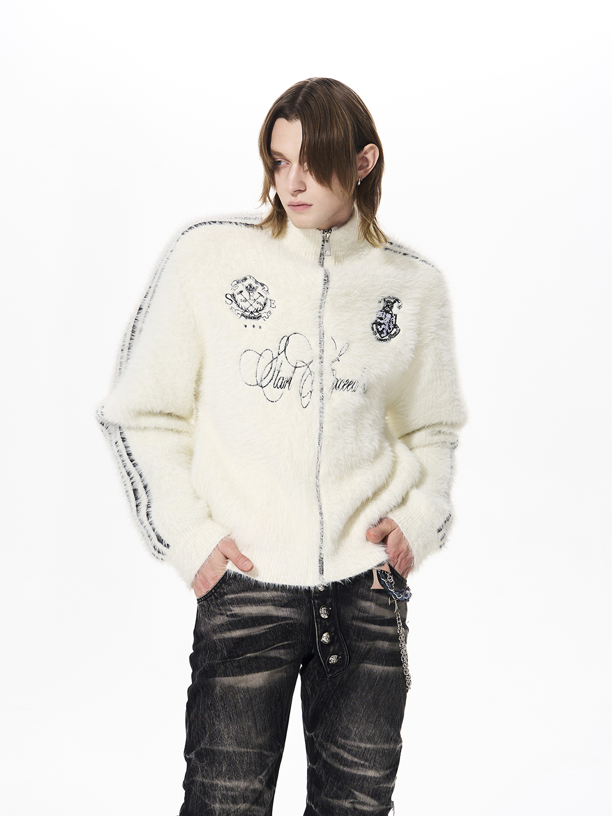 FUZZY CREST ZIP KNIT-WHITE