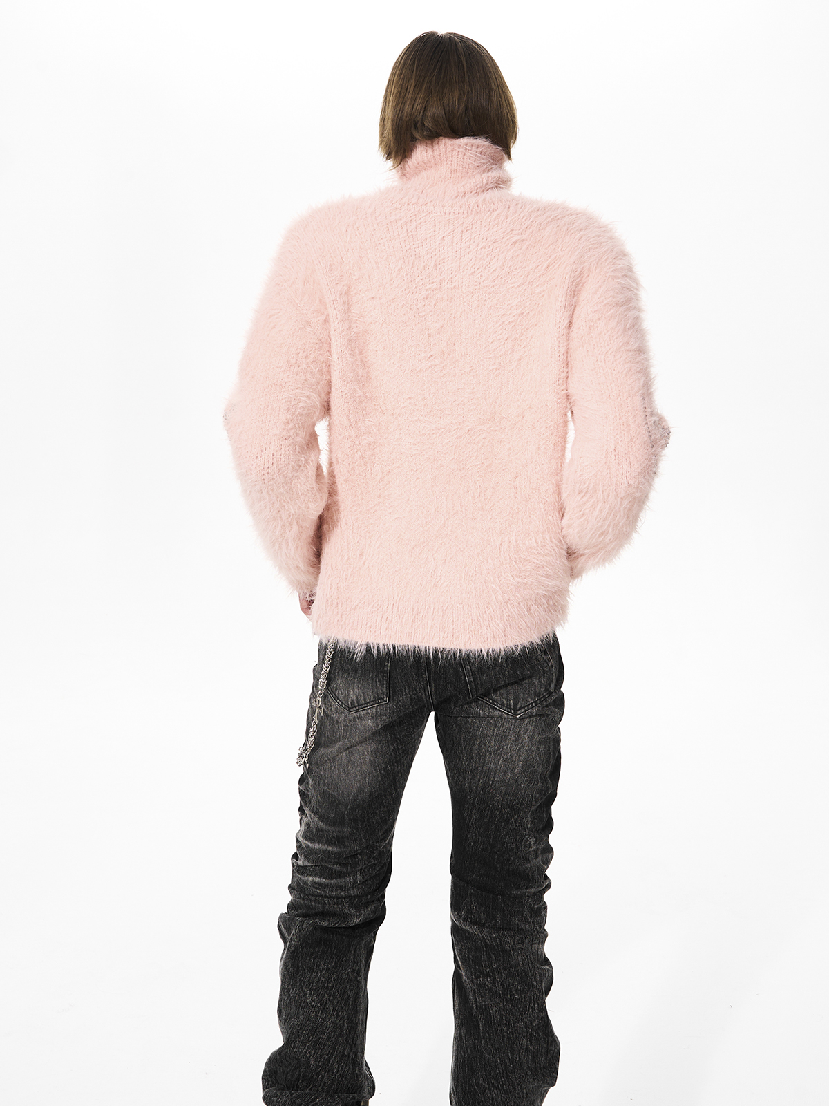 RHINESTONE LOGO FUZZY HIGH NECK KNIT-PINK
