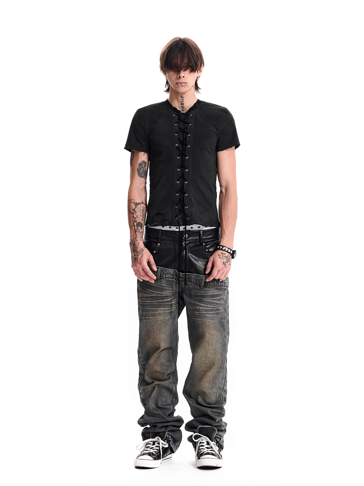 LACE-UP DESTROYED BLACK TEE