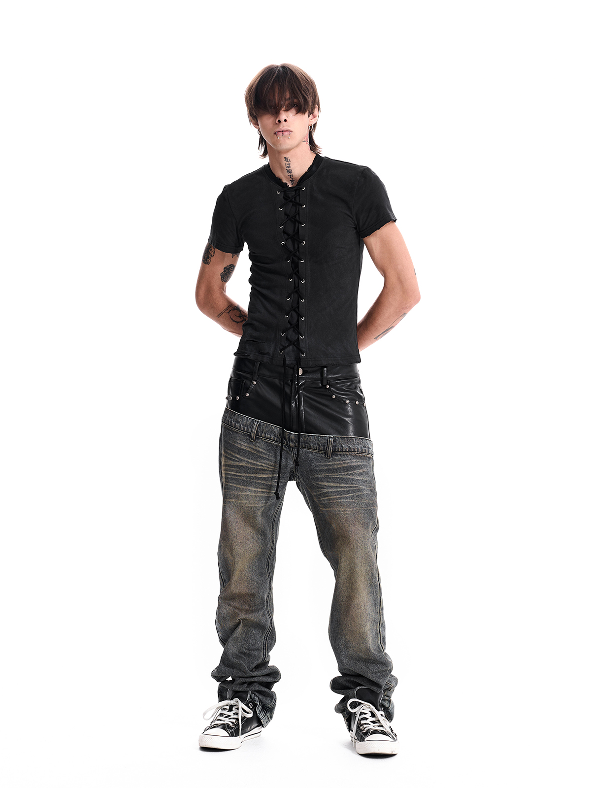 LACE-UP DESTROYED BLACK TEE