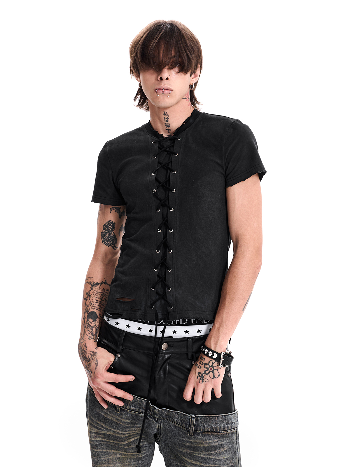 LACE-UP DESTROYED BLACK TEE