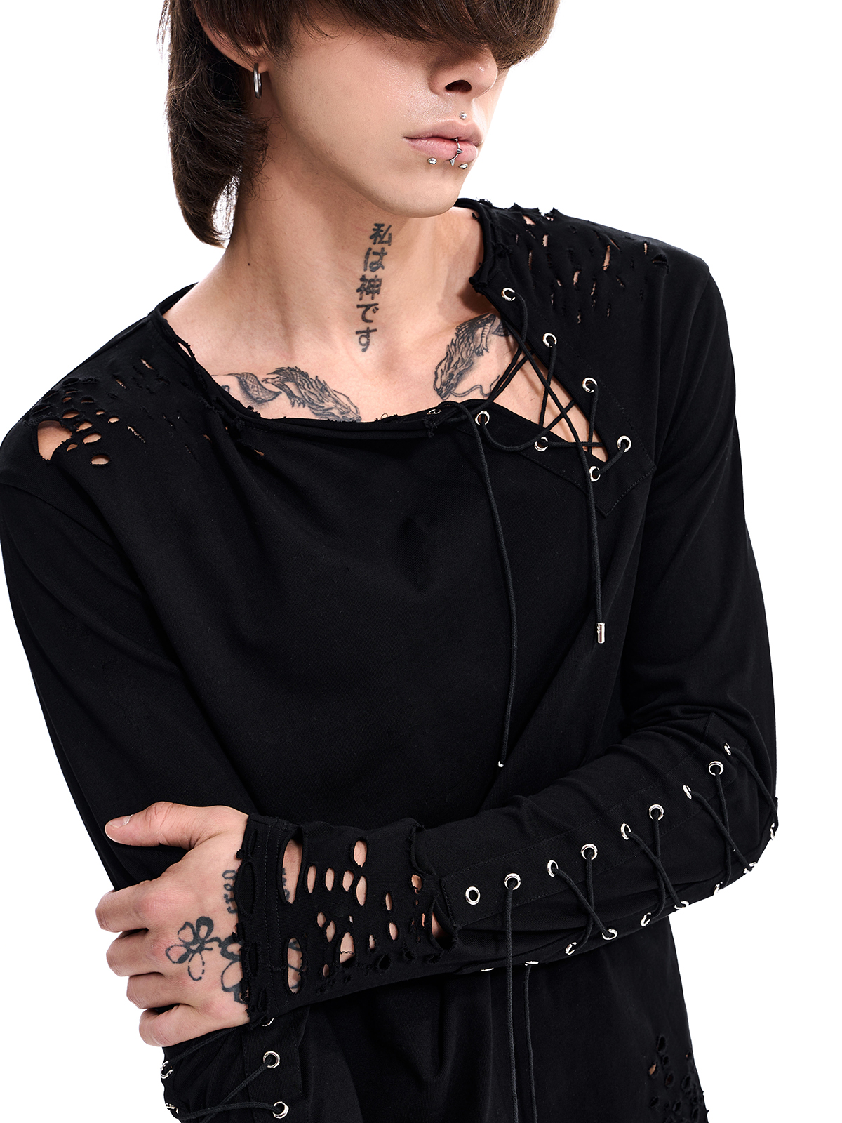 LACE-UP DESTROYED LONG SLEEVE TEE