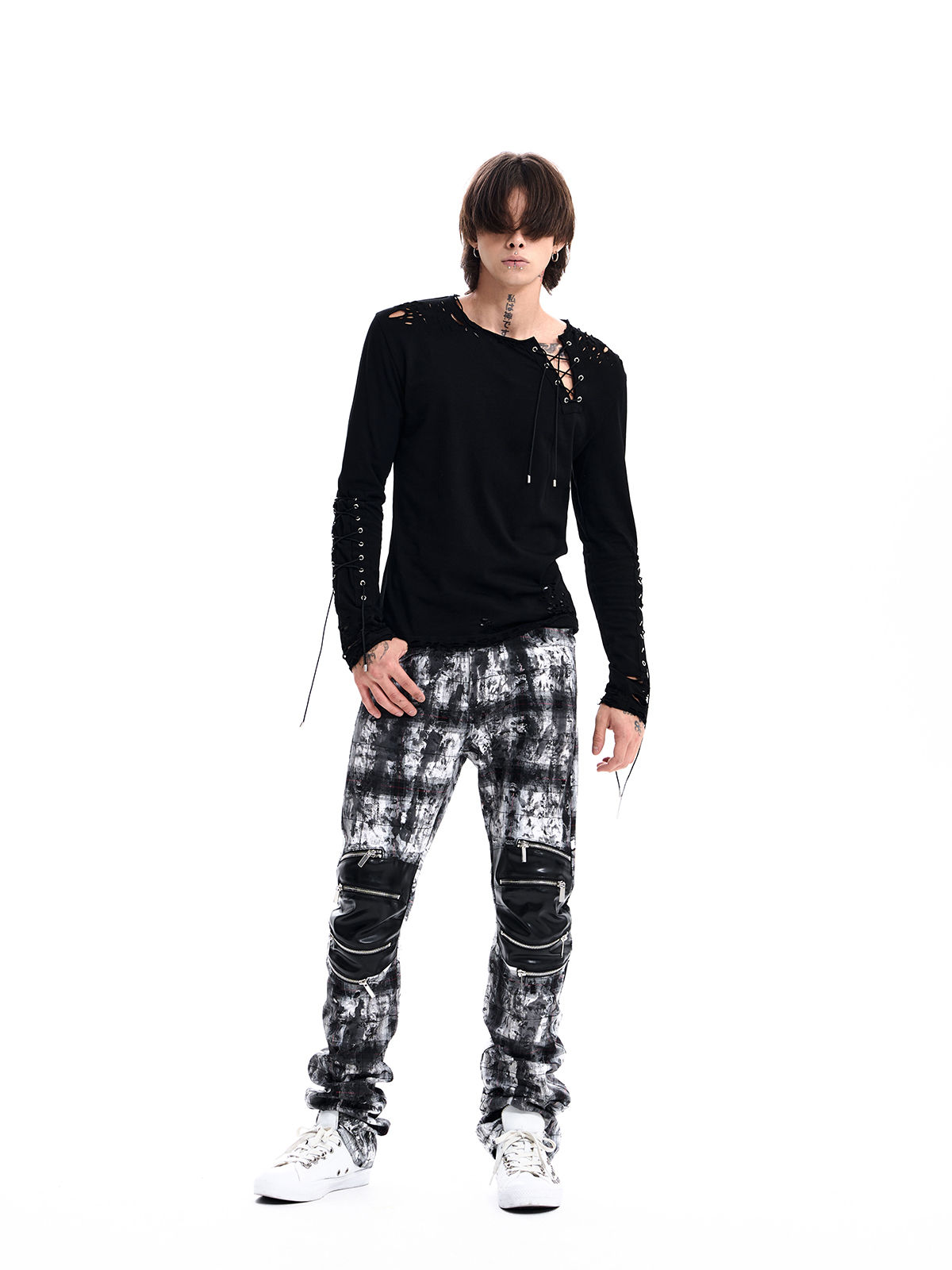LACE-UP DESTROYED LONG SLEEVE TEE