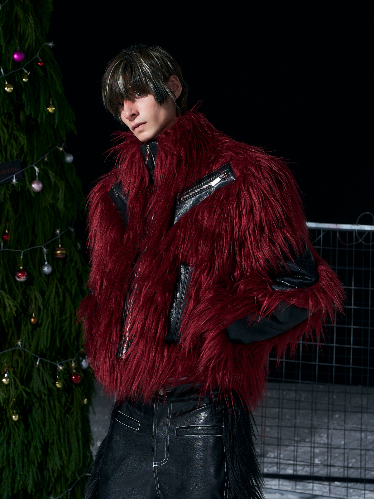 SHAGGY FAUX FUR LEATHER-PANEL CROPPED JACKET - BURGUNDY