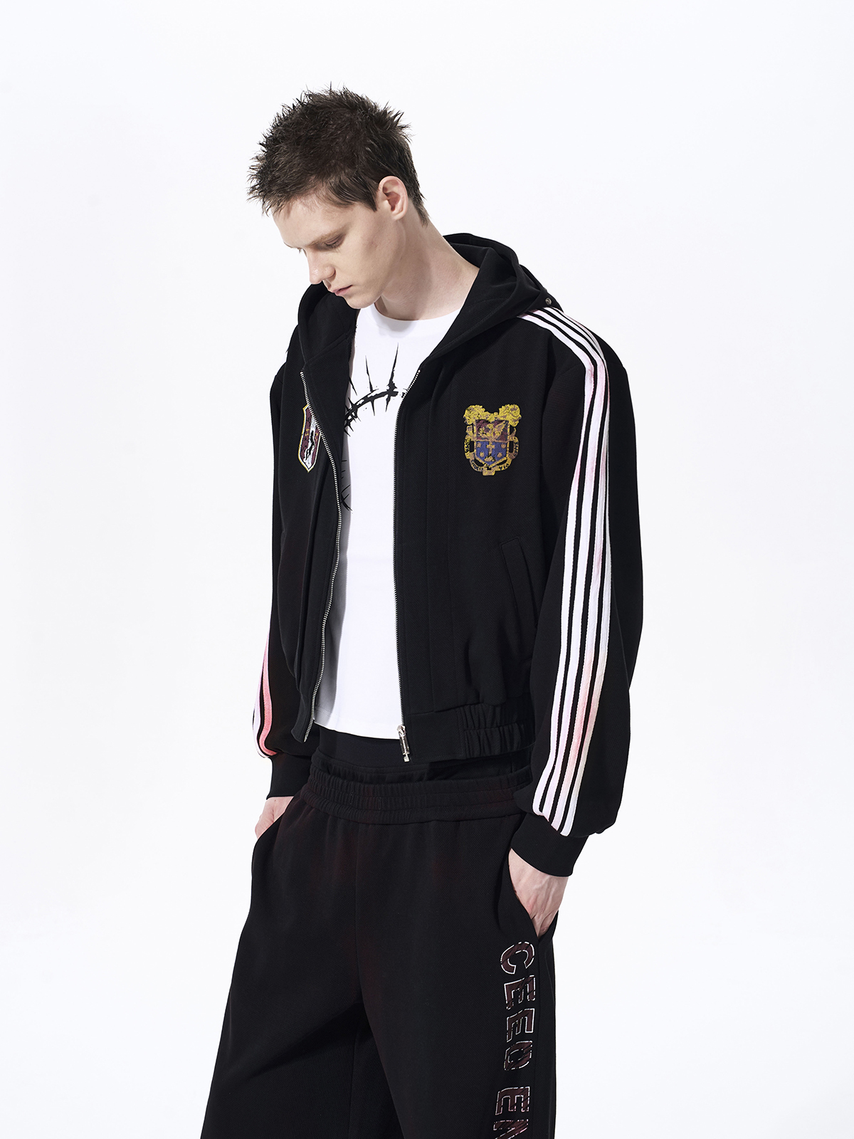 DISTRESSED MOTO BADGE 4-STRIPE TRACKSUIT SET-BLACK