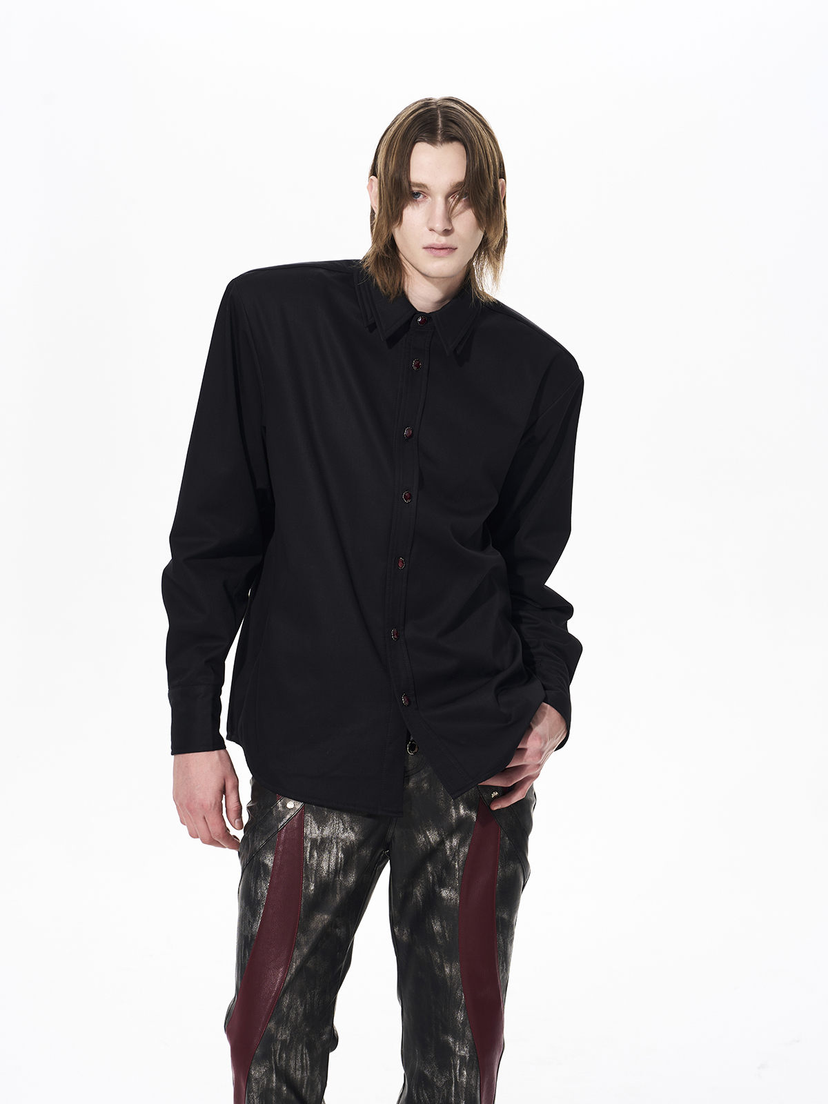 DOUBLE-COLLAR GEM-BUTTON STRUCTURED SHIRT-BLACK