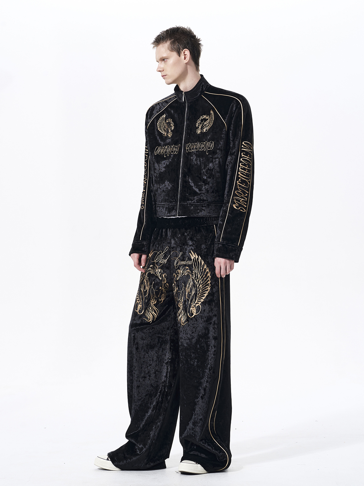 CRUSHED VELVET EMBROIDERED TRACKSUIT SET-BLACK