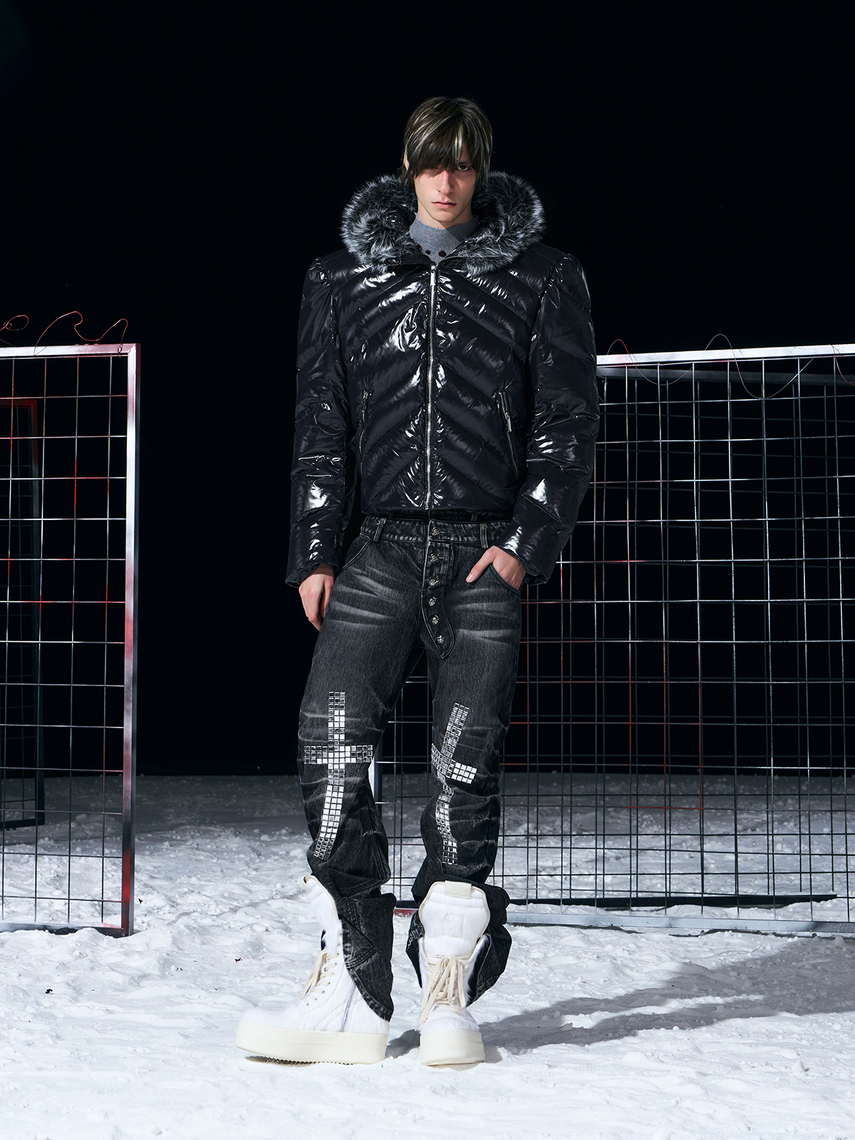 GLOSSY BLACK CHEVRON PUFFER WITH FAUX FUR HOOD