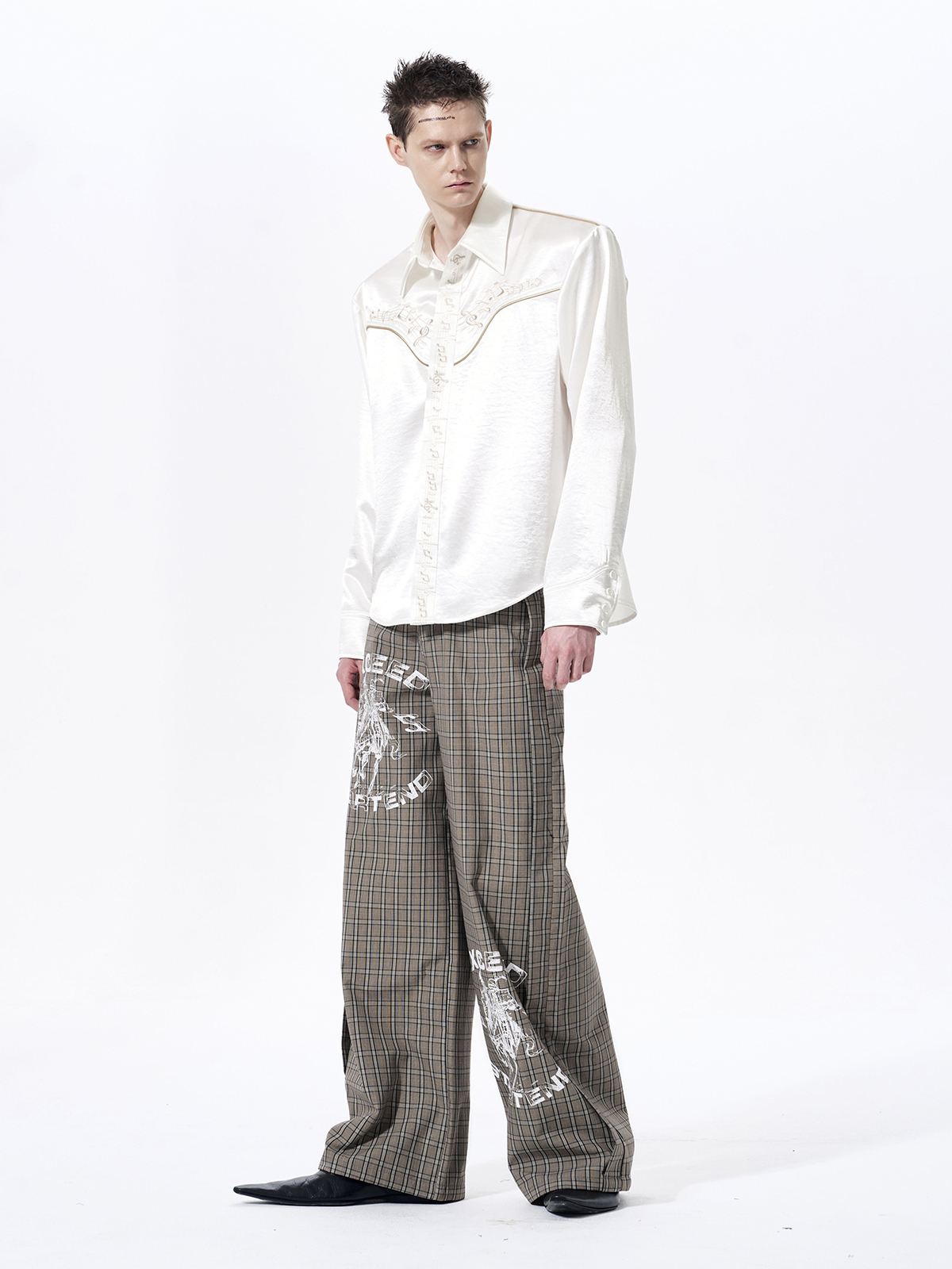 MUSICAL NOTE EMBROIDERED DRAPE SATIN SHIRT-WHITE