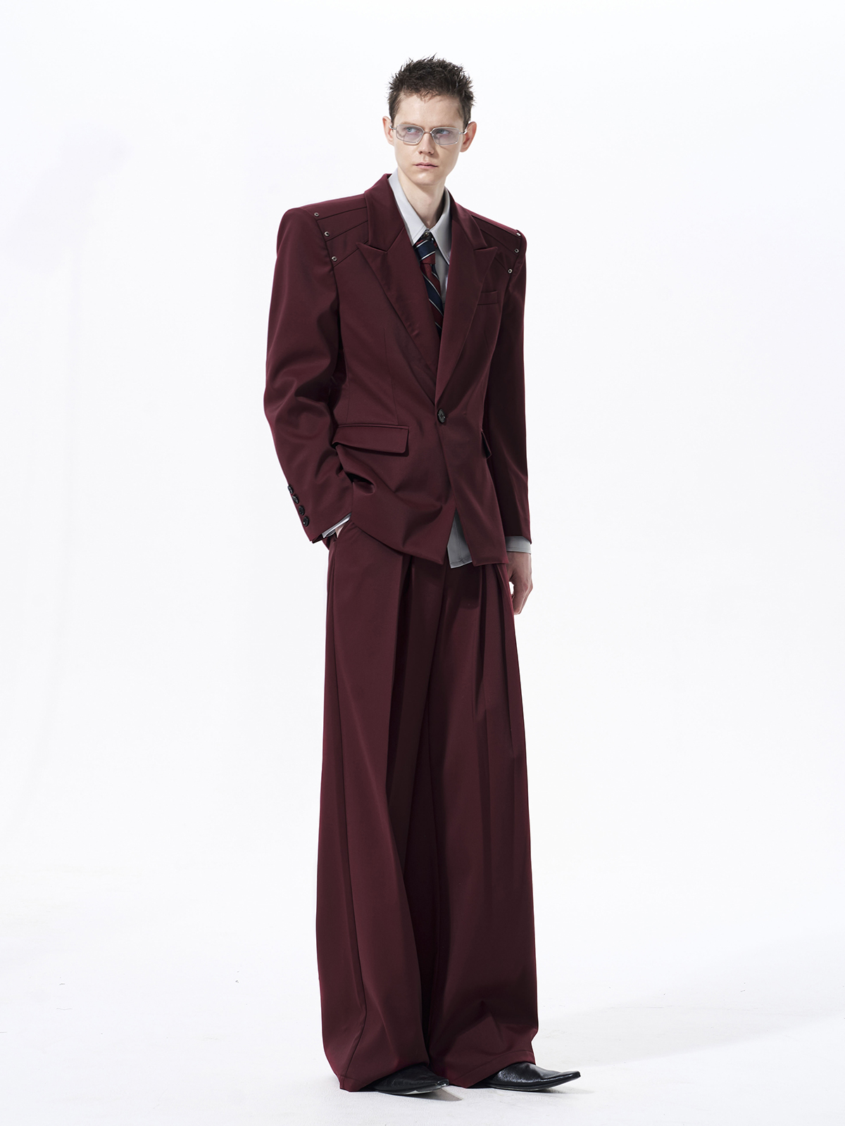 STRUCTURED CINCHED WAIST STUDDED SUIT SET-BURGUNDY