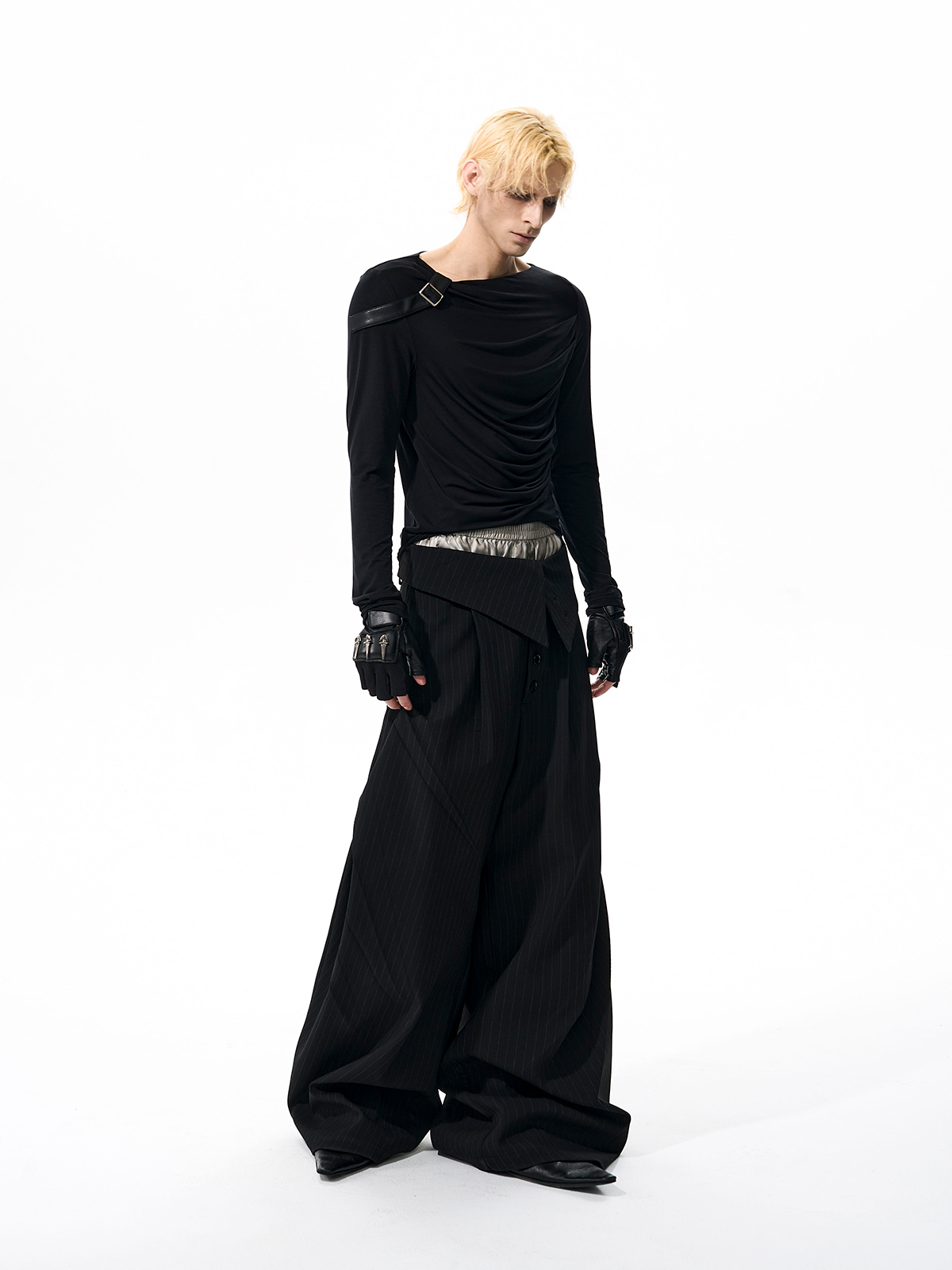 ASYMMETRIC RUCHED BUCKLE STRAP LONG SLEEVE TOP-START EXCEED END