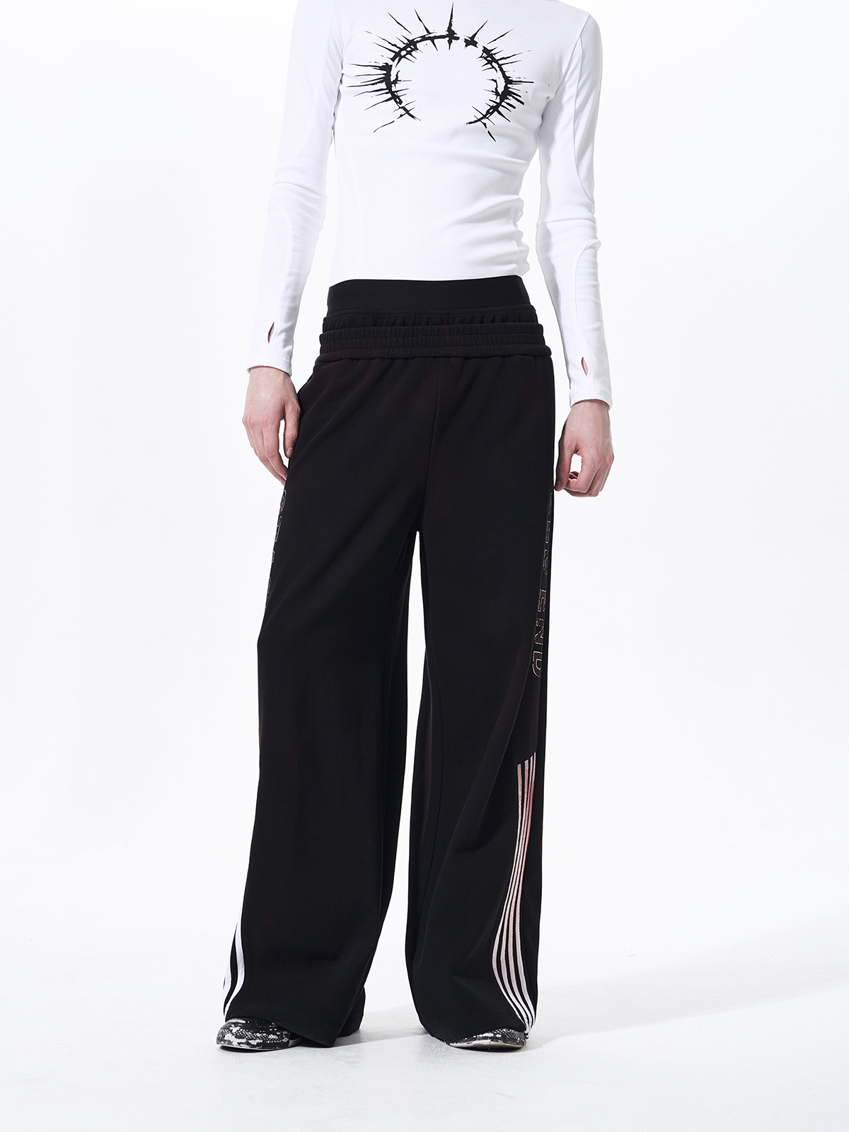 DISTRESSED MOTO BADGE 4-STRIPE TRACKSUIT SET-BLACK