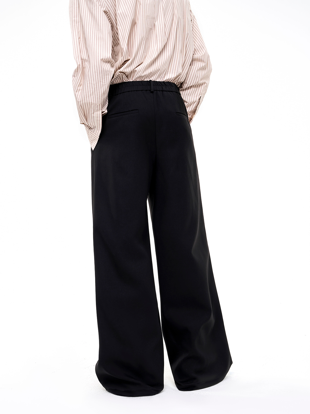 SCULPTED BROOCH-EMBELLISHED SUIT SET-BLACK