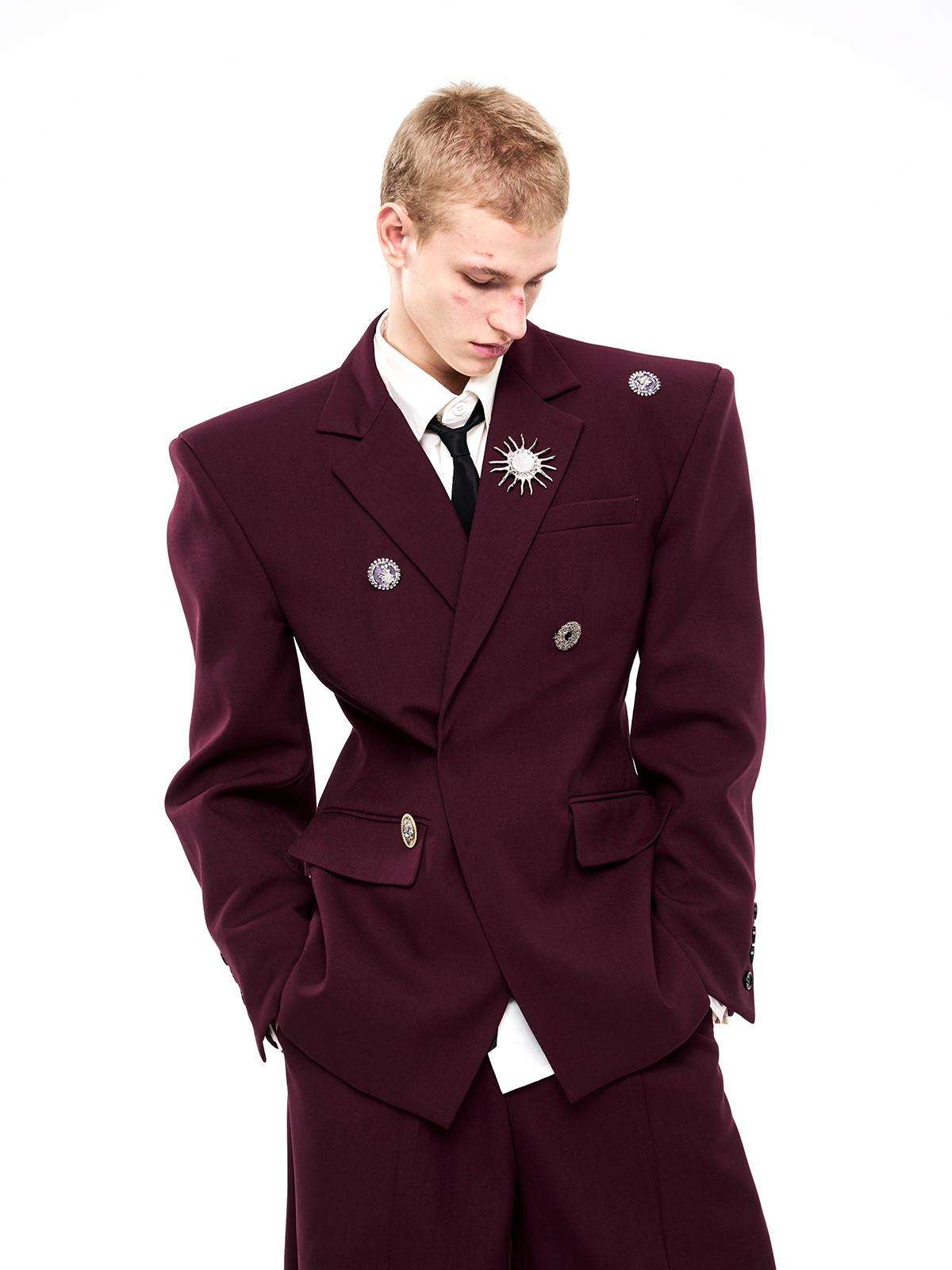 SCULPTED BROOCH-EMBELLISHED SUIT SET-BURGUNDY