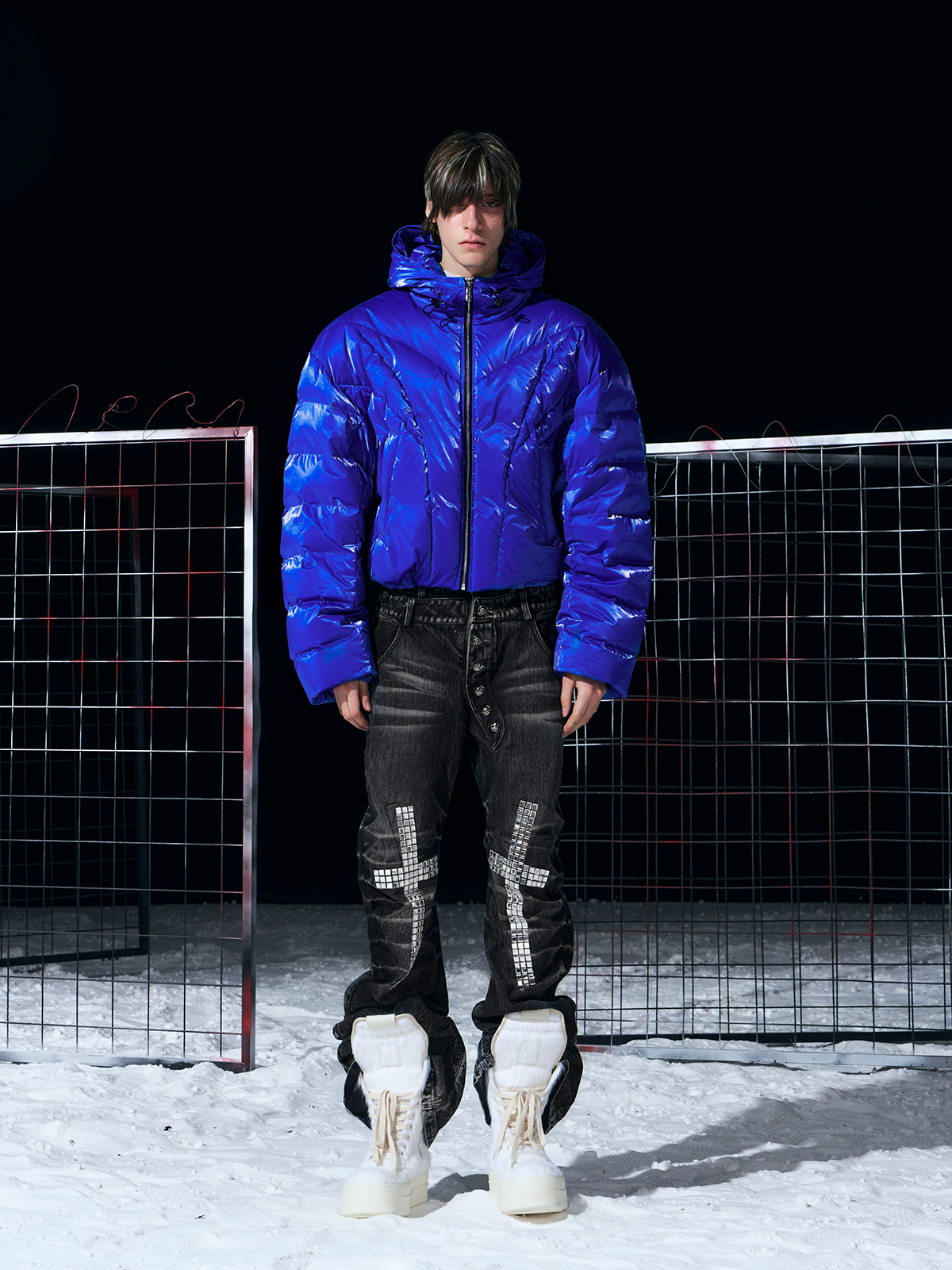 ELECTRIC BLUE HIGH-GLOSS CROPPED HOODED PUFFER