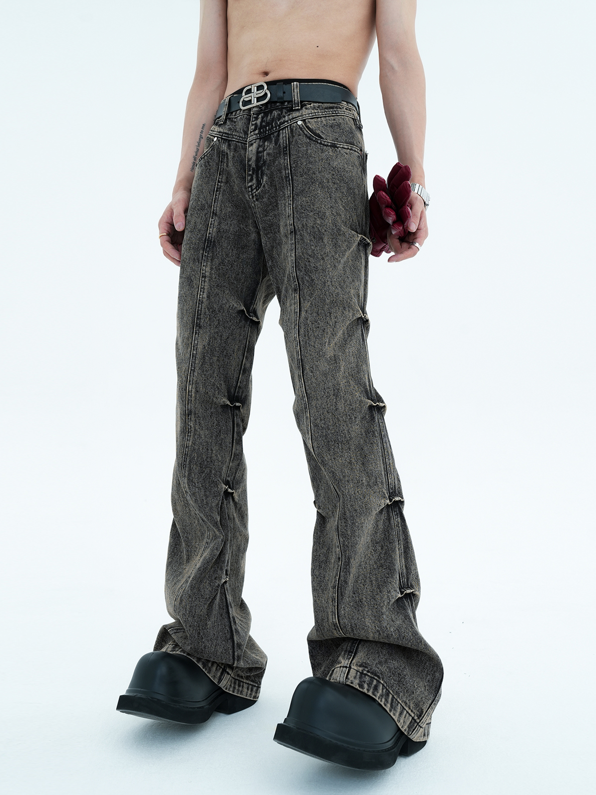 WASTELAND PLEATED FLARE DENIM