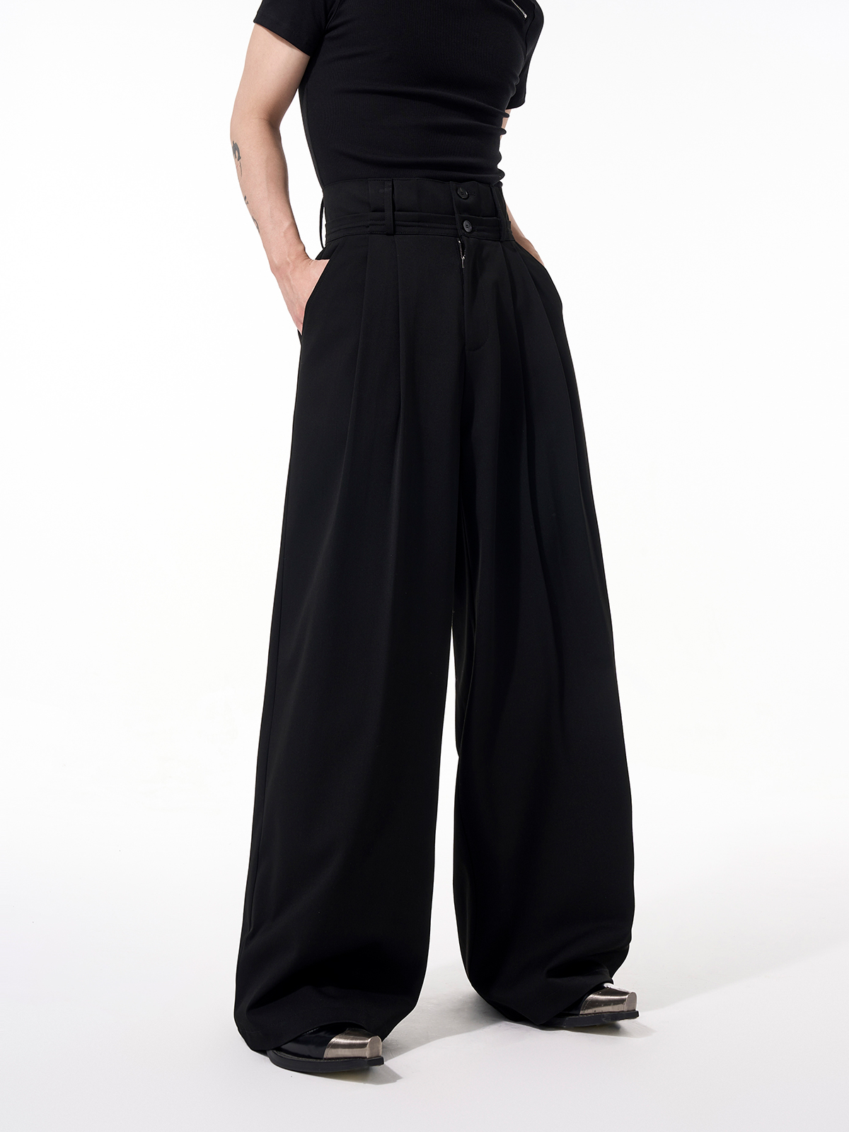 DOUBLE BUTTON PLEATED WIDE LEG TROUSERS-START EXCEED END