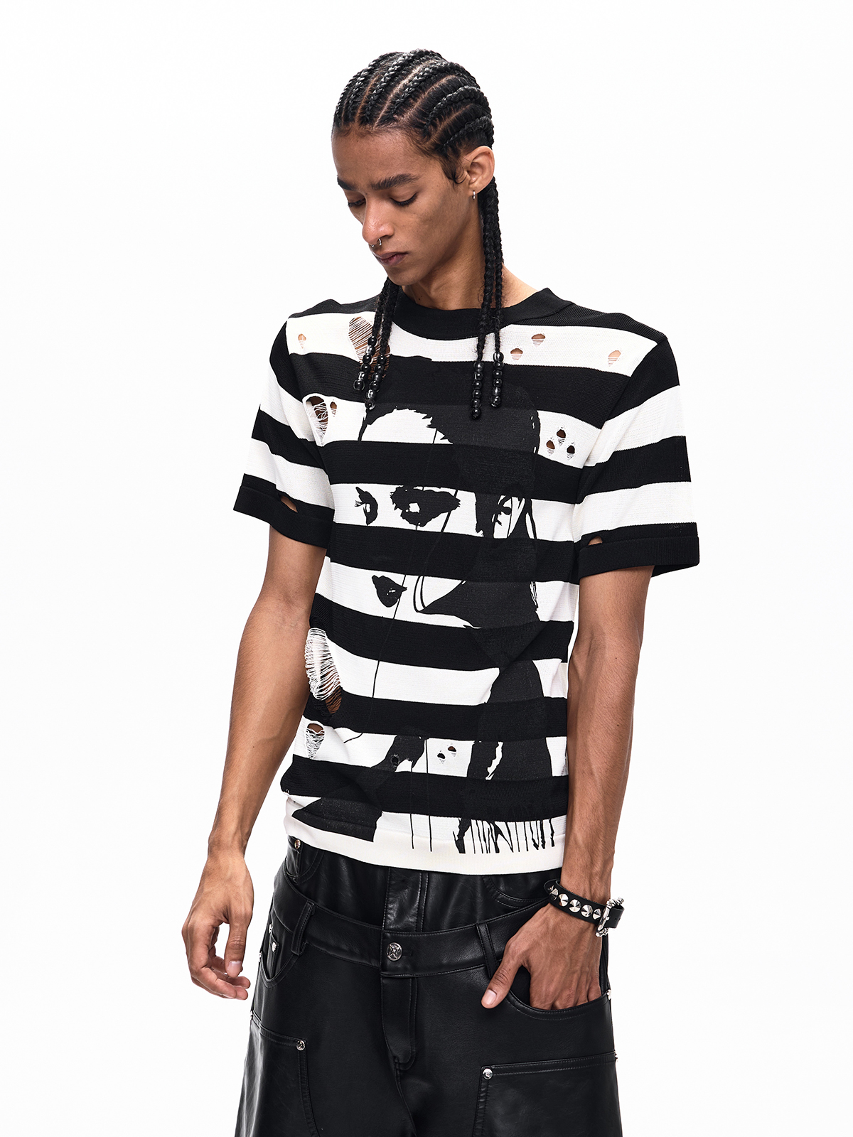 STRIPED DISTRESSED PORTRAIT KNIT TEE