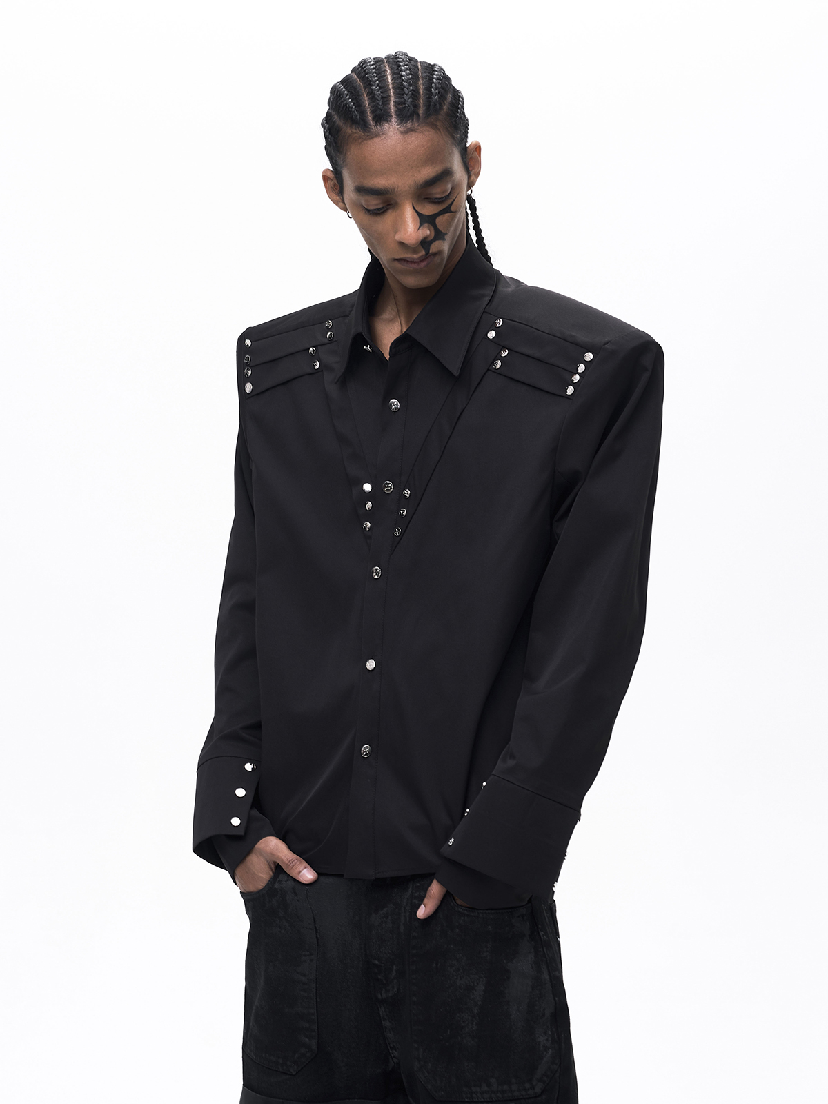 RIVET DOUBLE CUFF SHIRT-BLACK
