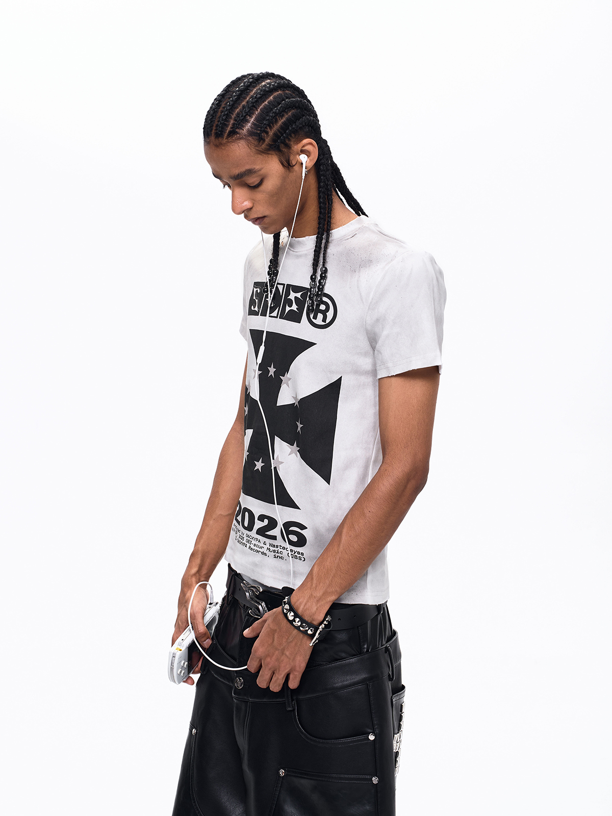 IRON CROSS DIRTY WASH GRAPHIC TEE-WHITE
