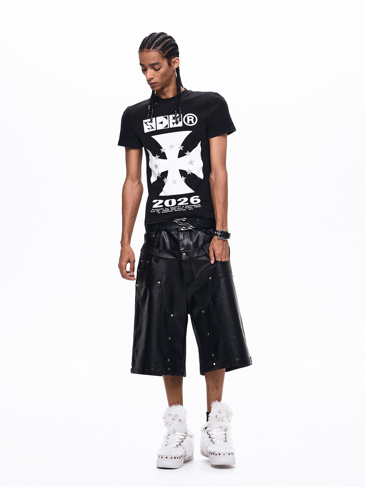 IRON CROSS GRAPHIC DISTRESSED TEE-BLACK