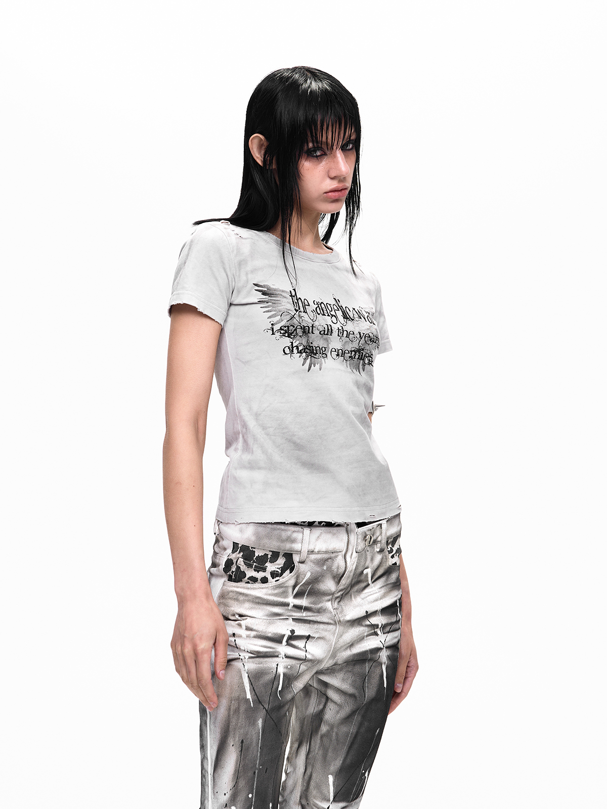 DISTRESSED WING GRAPHIC DIRTY WASH TEE