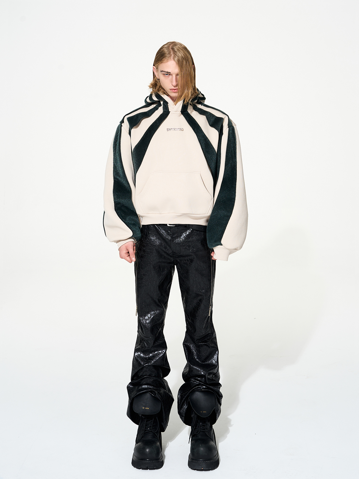 IVORY FOREST WEB CROPPED HOODIE