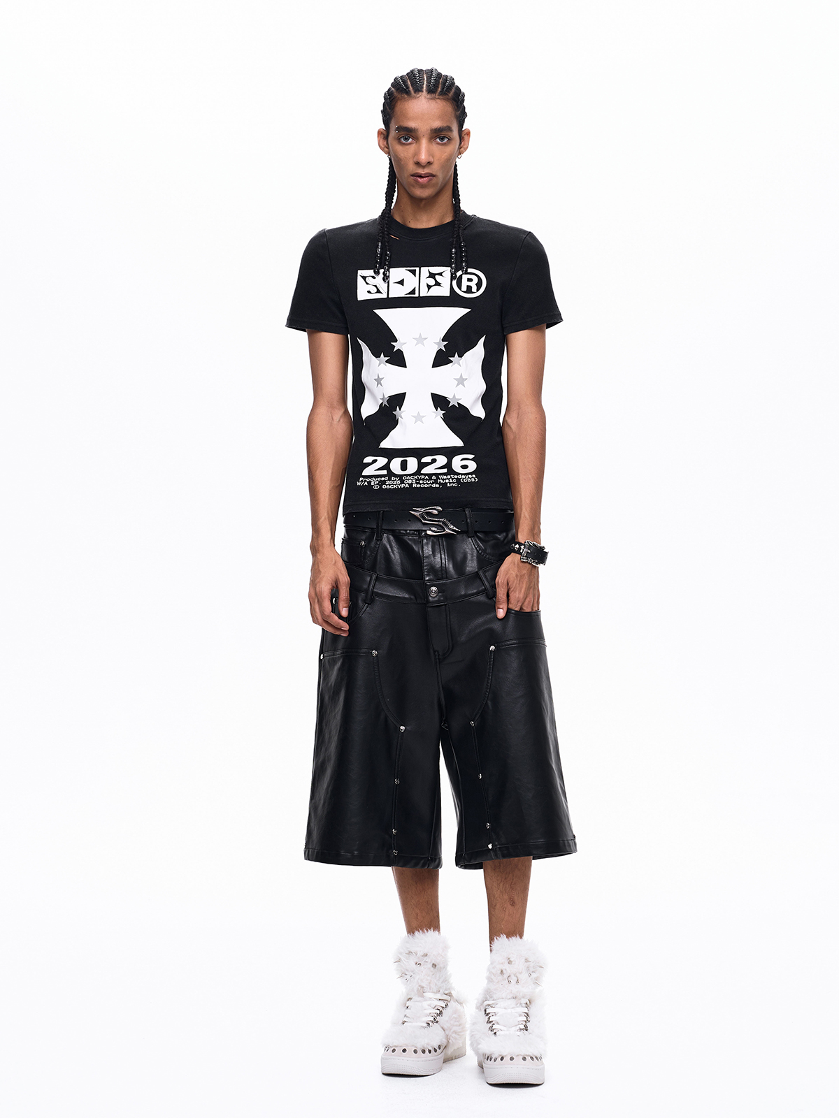 IRON CROSS GRAPHIC DISTRESSED TEE-BLACK