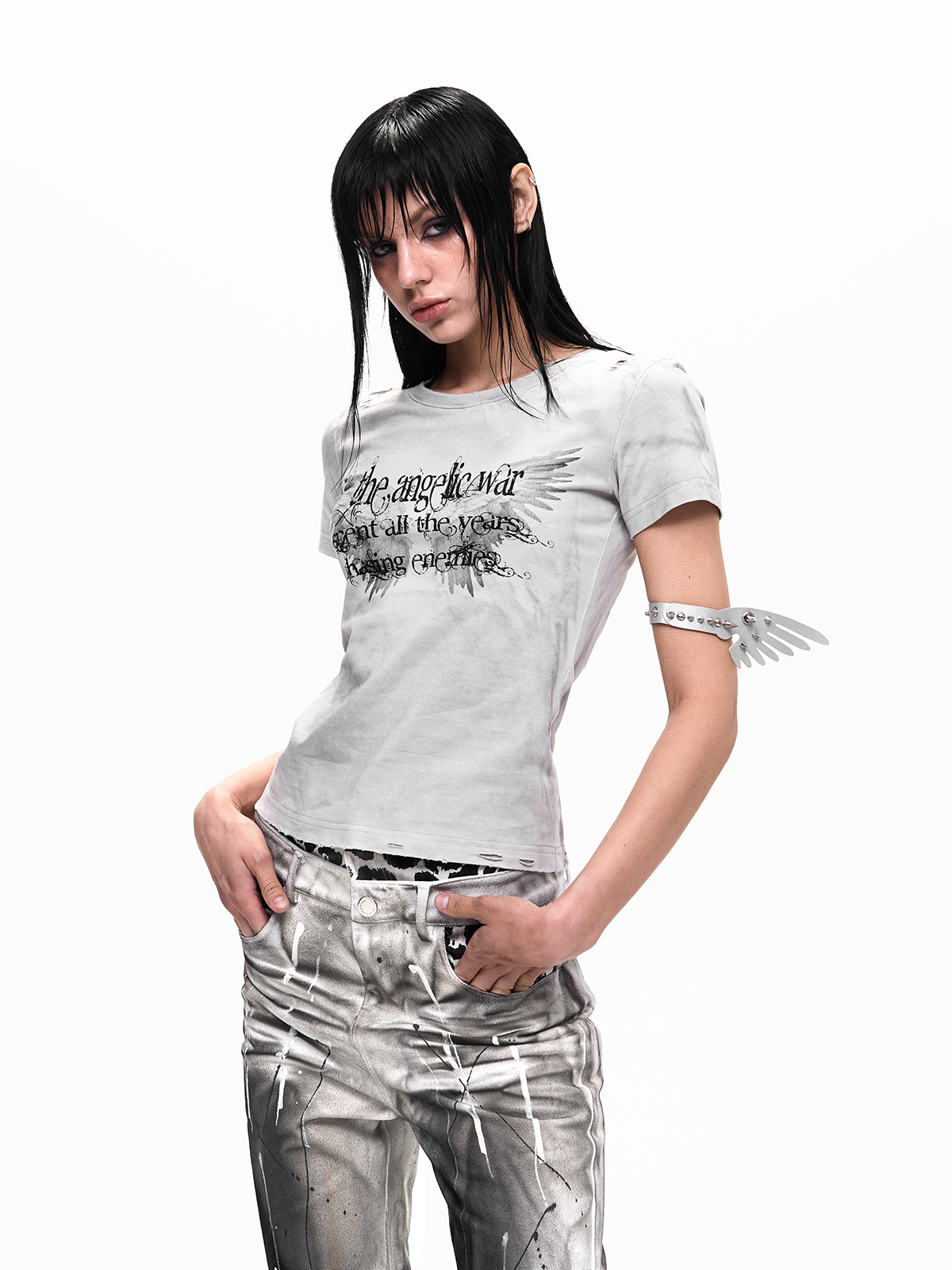 DISTRESSED WING GRAPHIC DIRTY WASH TEE