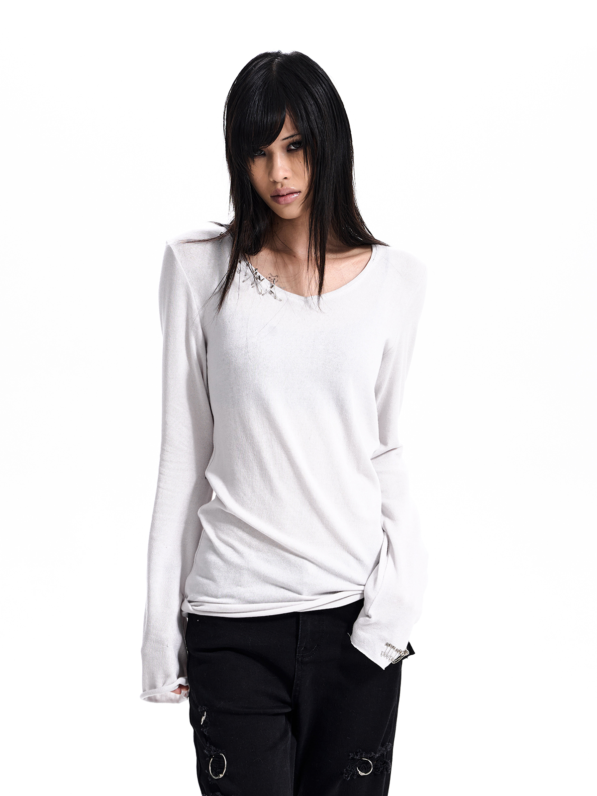 SEQUIN WING V-NECK LONG SLEEVE TEE-ECRU GREY