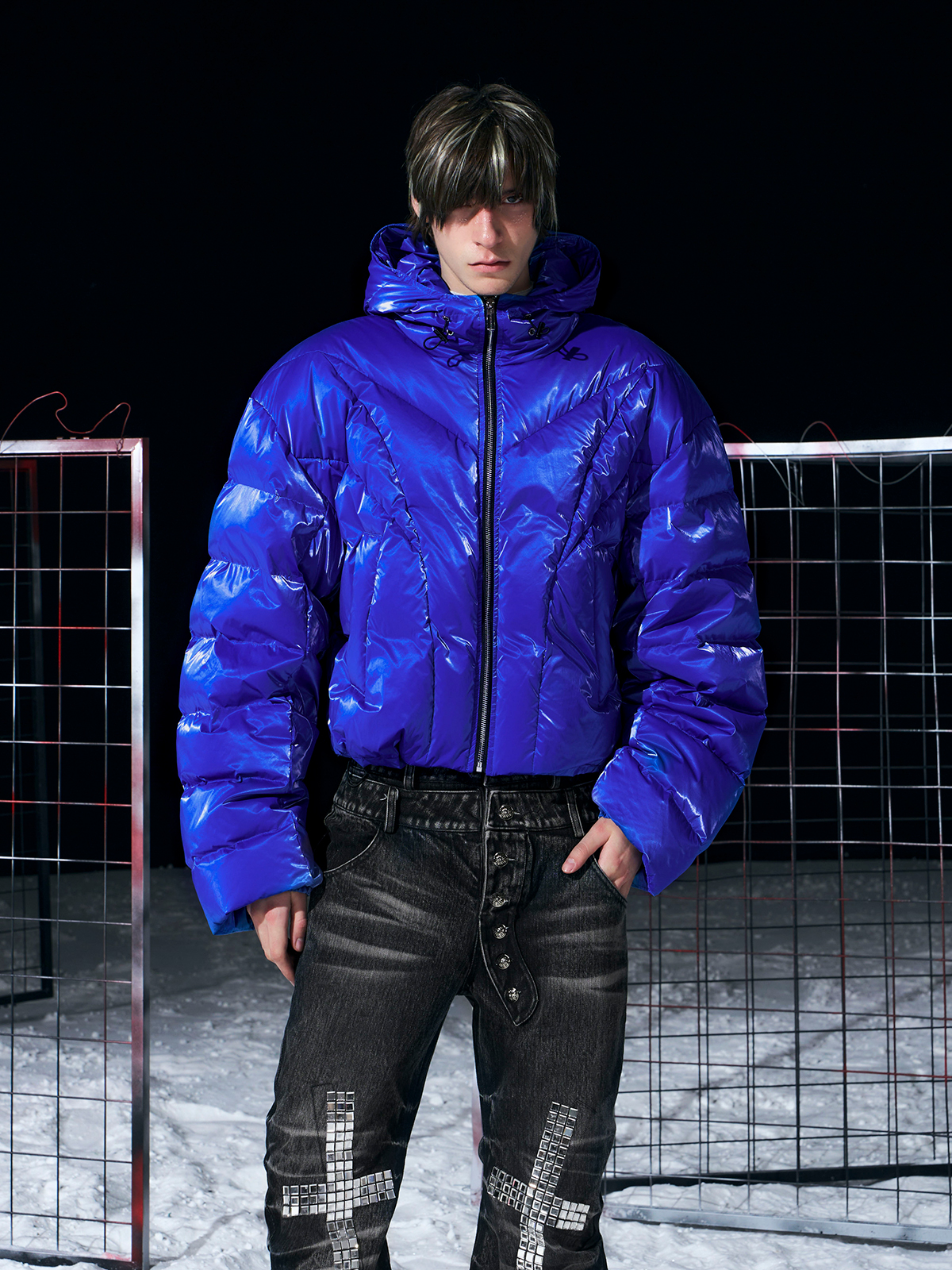 ELECTRIC BLUE HIGH-GLOSS CROPPED HOODED PUFFER