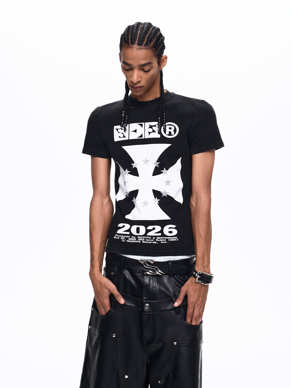 IRON CROSS GRAPHIC DISTRESSED TEE-BLACK