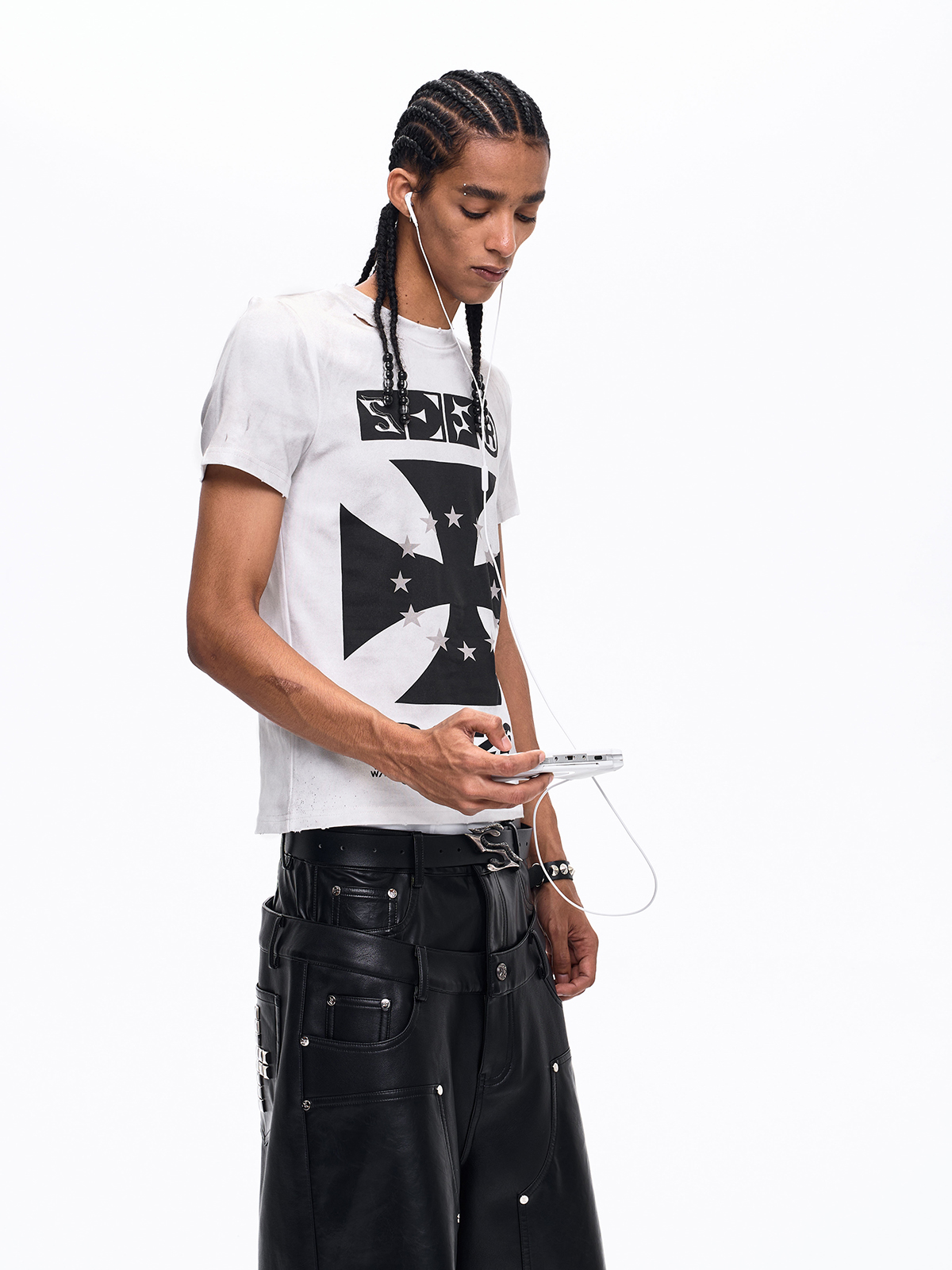 IRON CROSS DIRTY WASH GRAPHIC TEE-WHITE